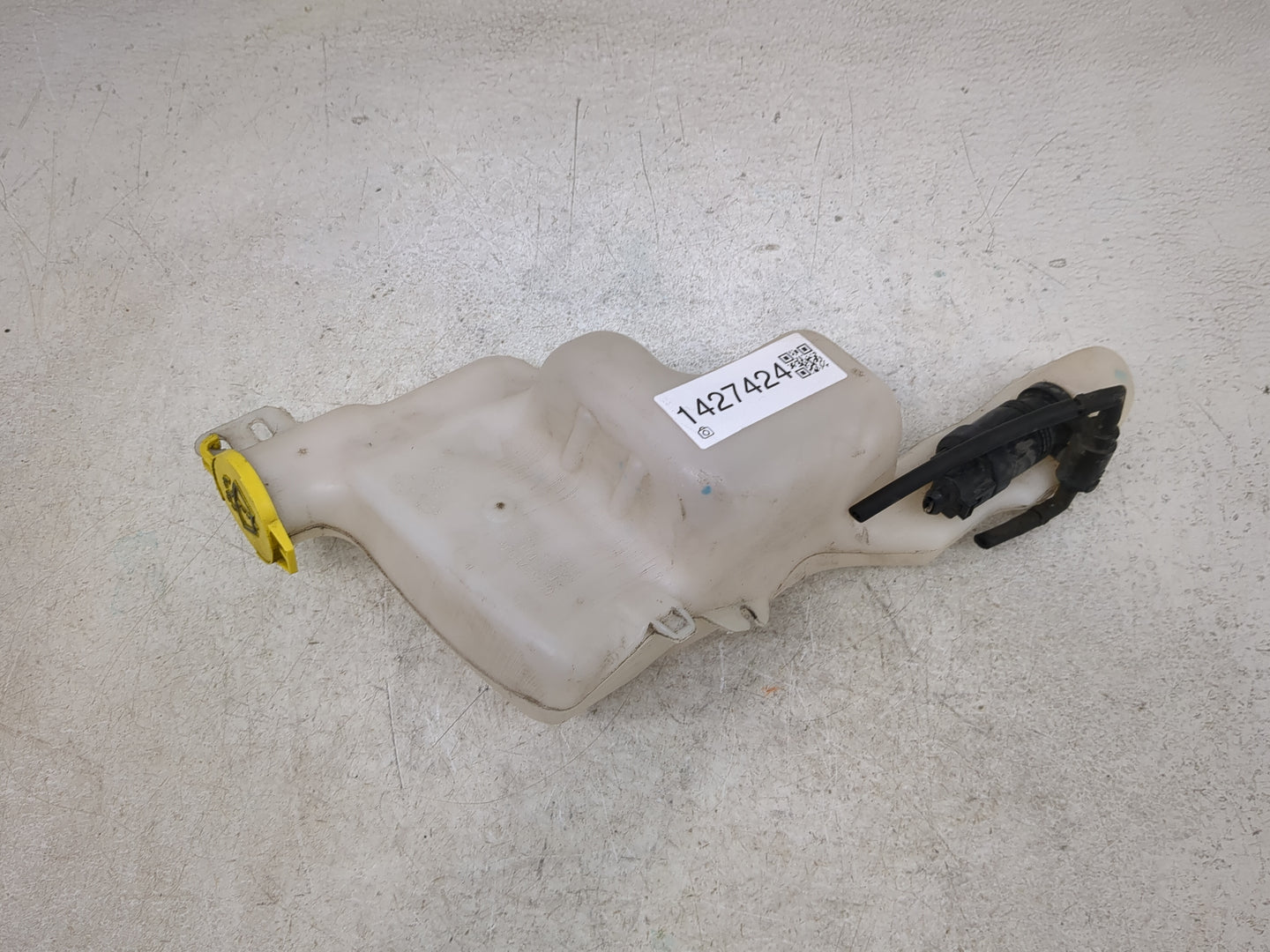 Jeep Compass Windshield Washer Fluid Reservoir Bottle Oem - Oemusedautoparts1.com