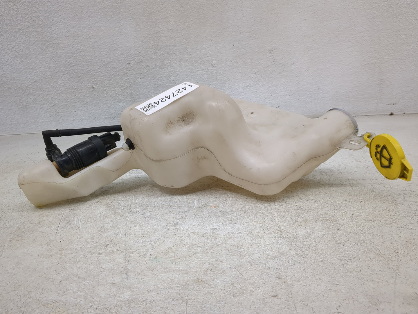 Jeep Compass Windshield Washer Fluid Reservoir Bottle Oem - Oemusedautoparts1.com