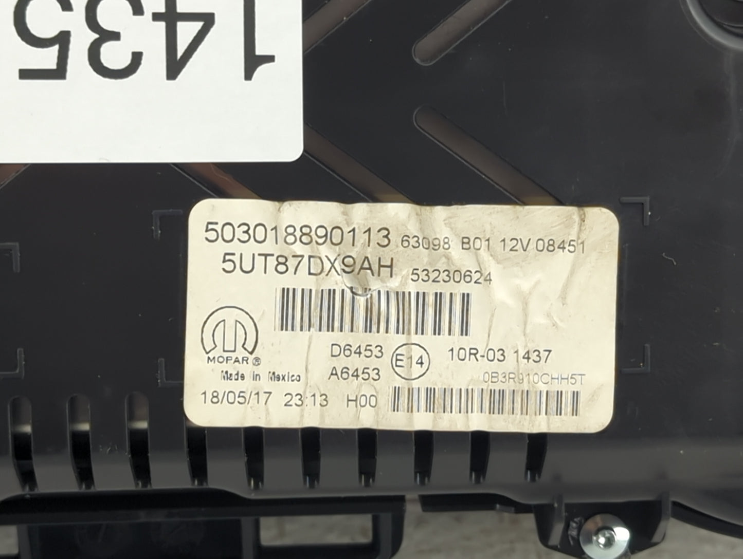 2017 Jeep Compass Instrument Cluster Speedometer Gauges P/N:5UT87DX9AH 503018890113 Fits OEM Used Auto Parts - Oemusedautopa