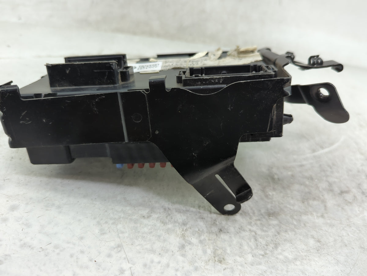 2016-2017 Jeep Compass Body Control Module Bcm Inner Cabin Fuse Box 1447049 - Oemusedautoparts1.com