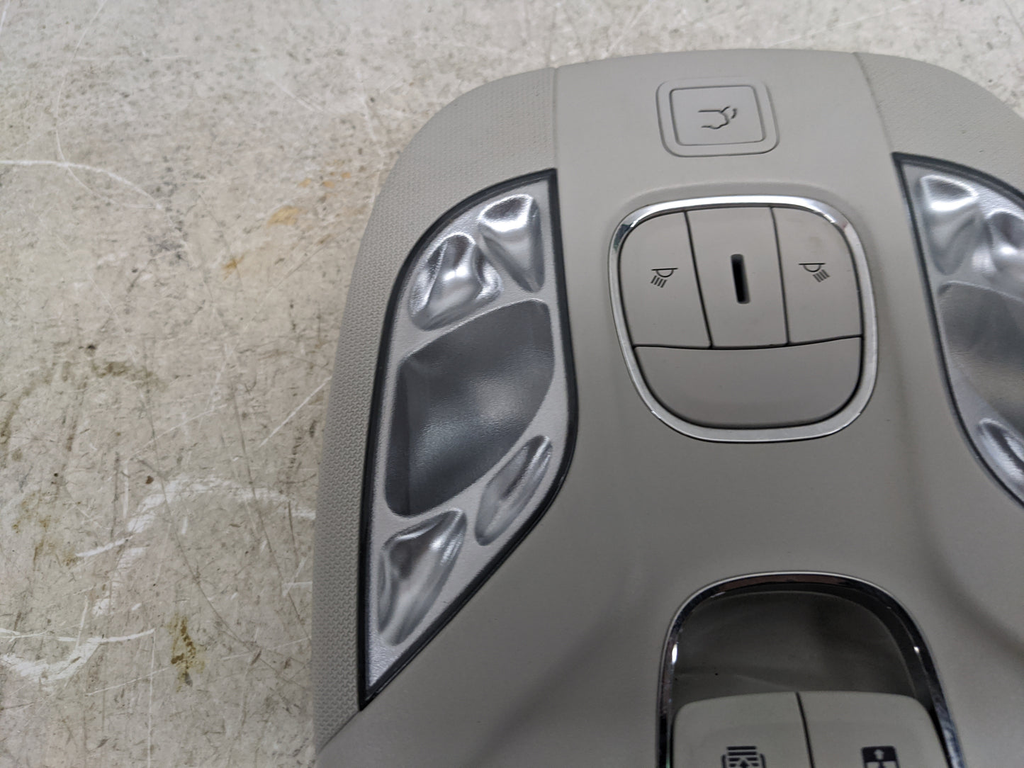 2017 Jeep Compass Overhead Roof Console - Oemusedautoparts1.com