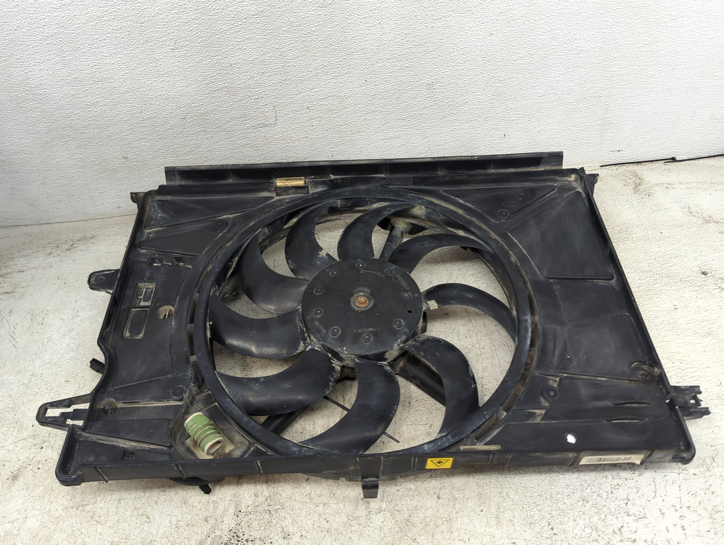 2017 Jeep Compass Electric Radiator Cooling Fan Motor Assembly P/N:68249185AA 52009102 Fits OEM Used Auto Parts - Oemusedaut