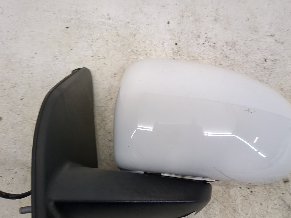 2017 Jeep Compass Driver Side View Mirror - Left Door Mirror OEM Used - Oemusedautoparts1.com