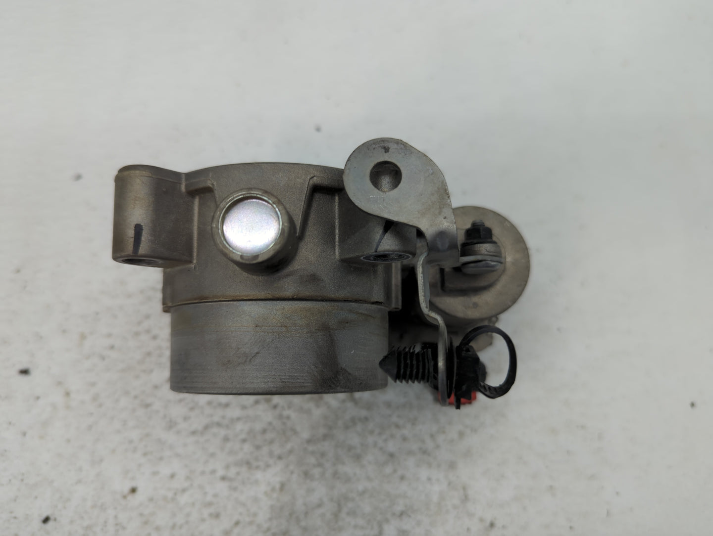 2017-2022 Jeep Compass Throttle Body P/N:04891970AB Fits Fits 2014 2015 2016 2017 2018 2019 2020 2021 2022 OEM Used Auto Par