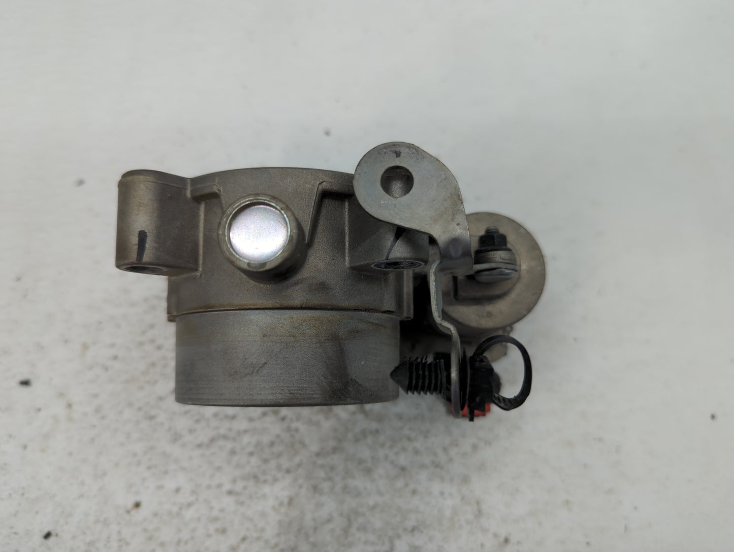2017-2022 Jeep Compass Throttle Body P/N:04891970AB Fits Fits 2014 2015 2016 2017 2018 2019 2020 2021 2022 OEM Used Auto Par
