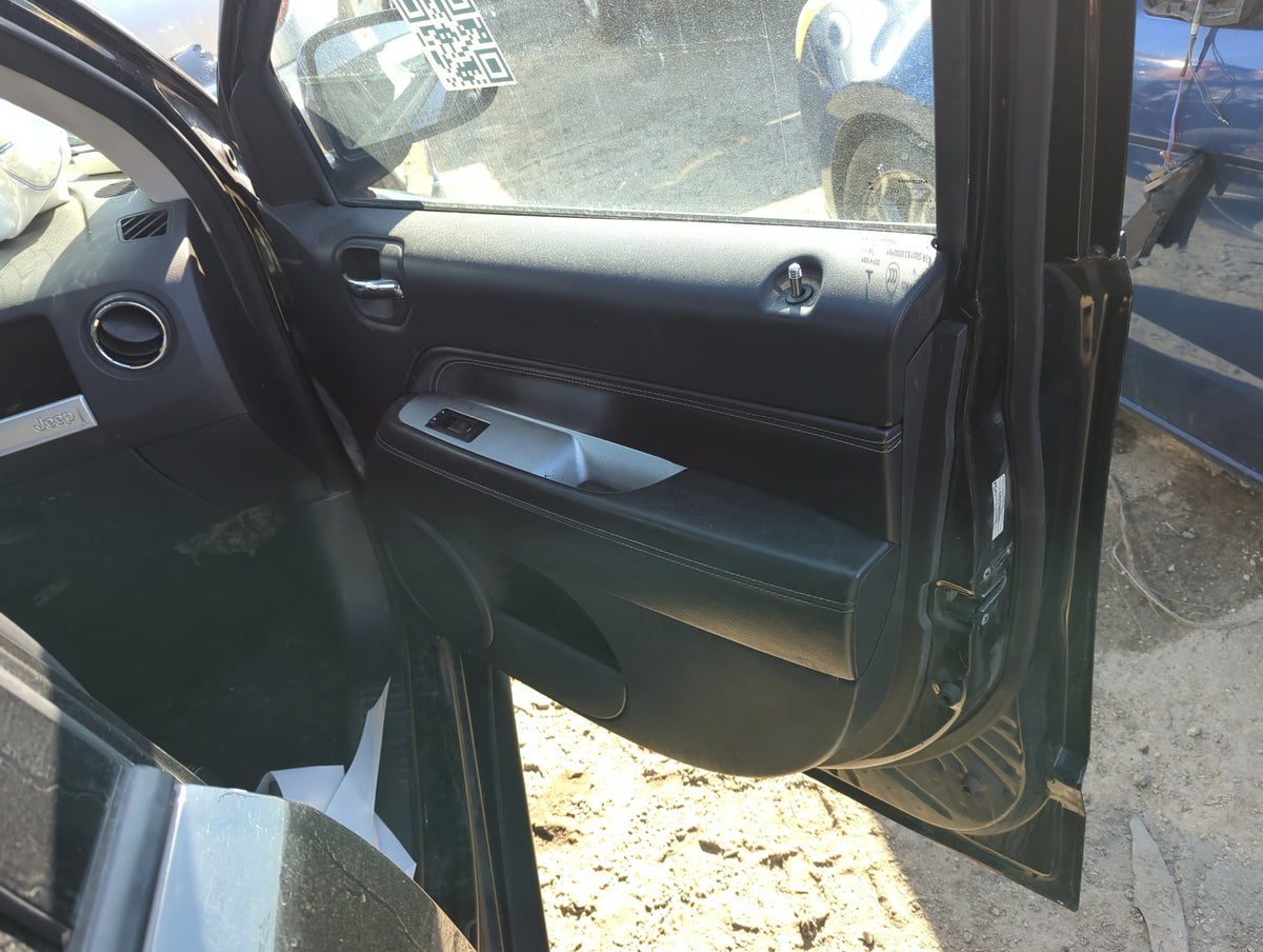 2017 Jeep Compass Front Right Passenger Interior Door Panel Trim 5005782 - Oemusedautoparts1.com