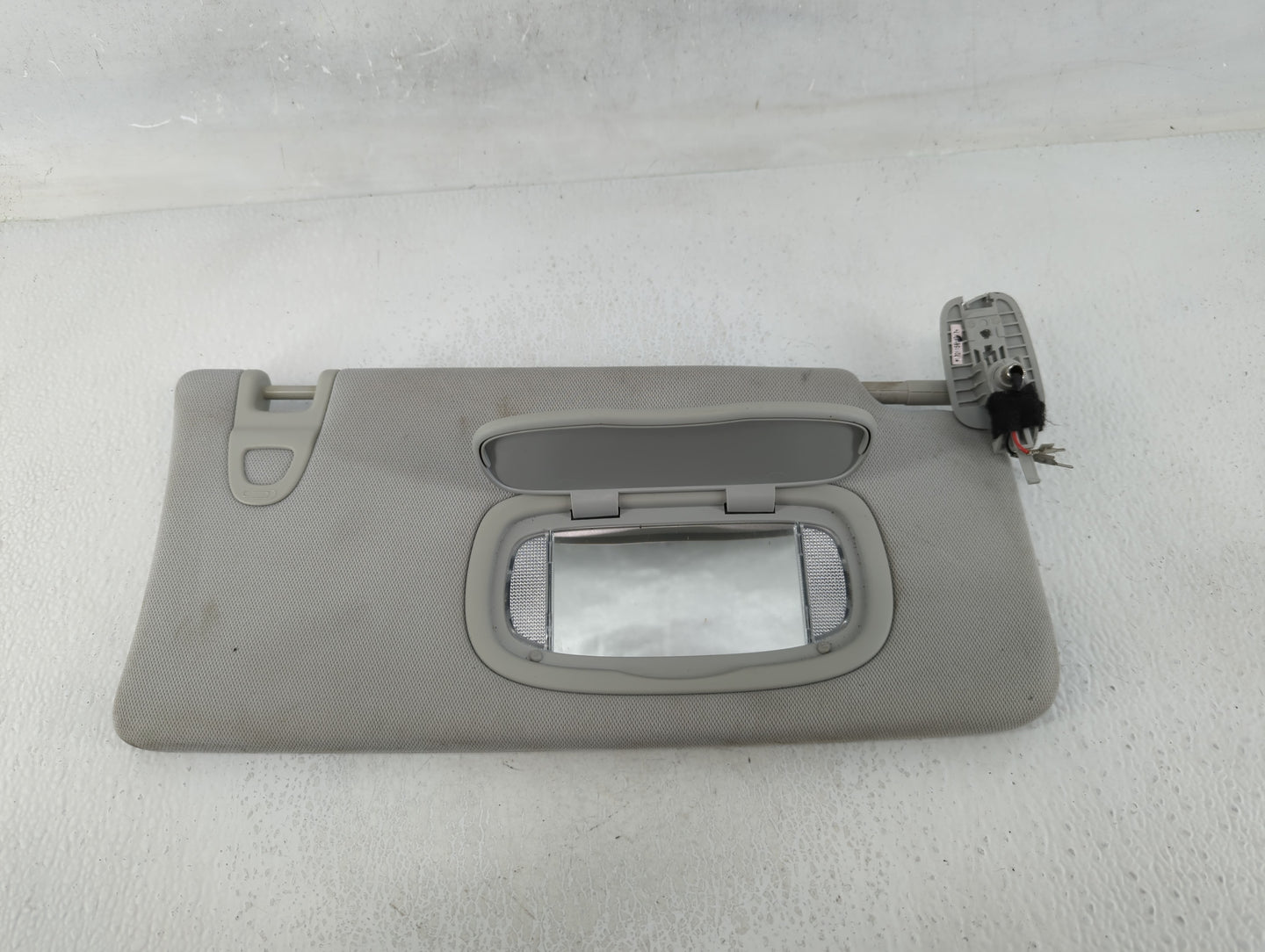 2017 Jeep Compass Sun Visor Shade Replacement Passenger Right Mirror Fits OEM Used Auto Parts - Oemusedautoparts1.com