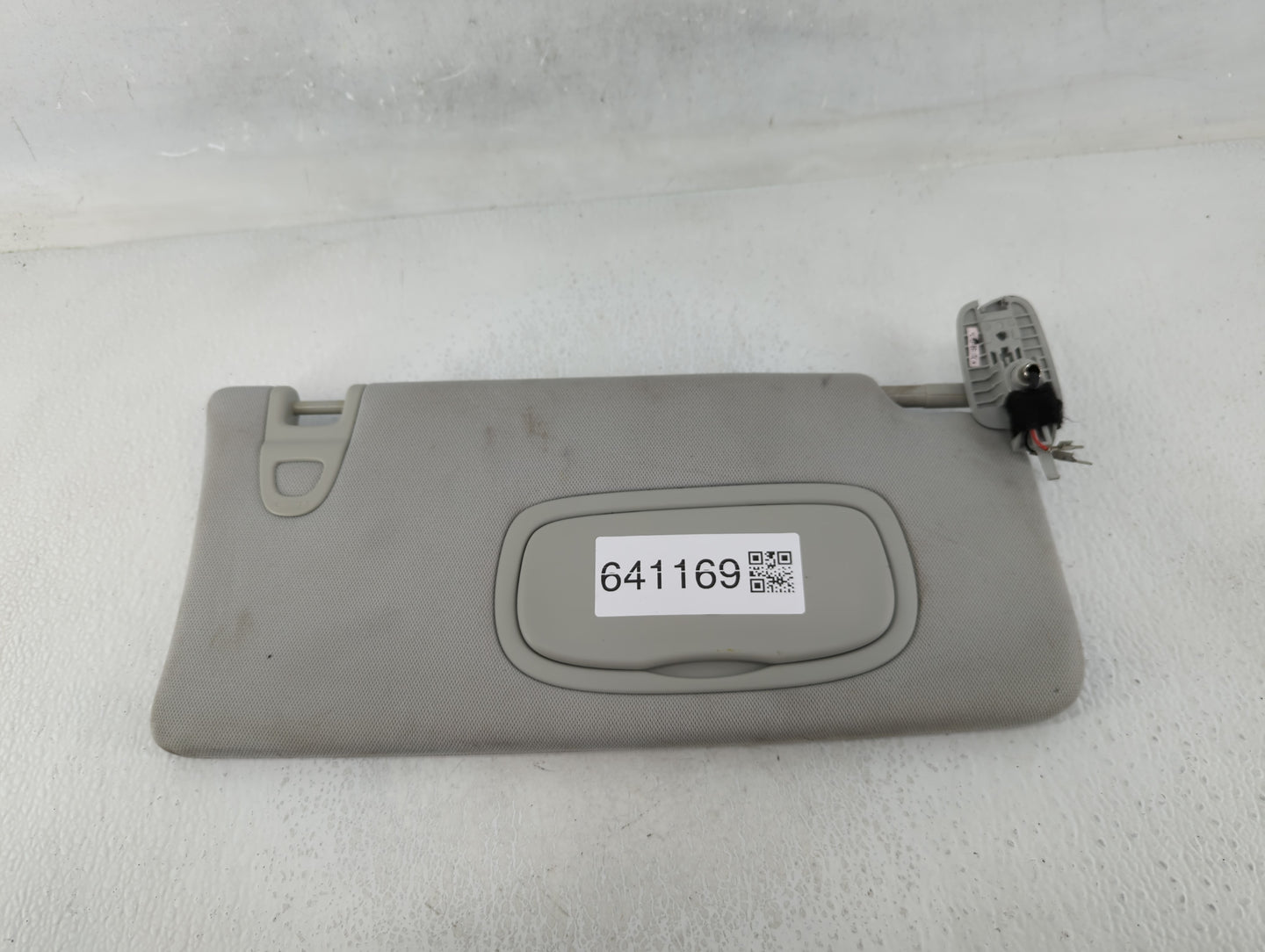 2017 Jeep Compass Sun Visor Shade Replacement Passenger Right Mirror Fits OEM Used Auto Parts - Oemusedautoparts1.com