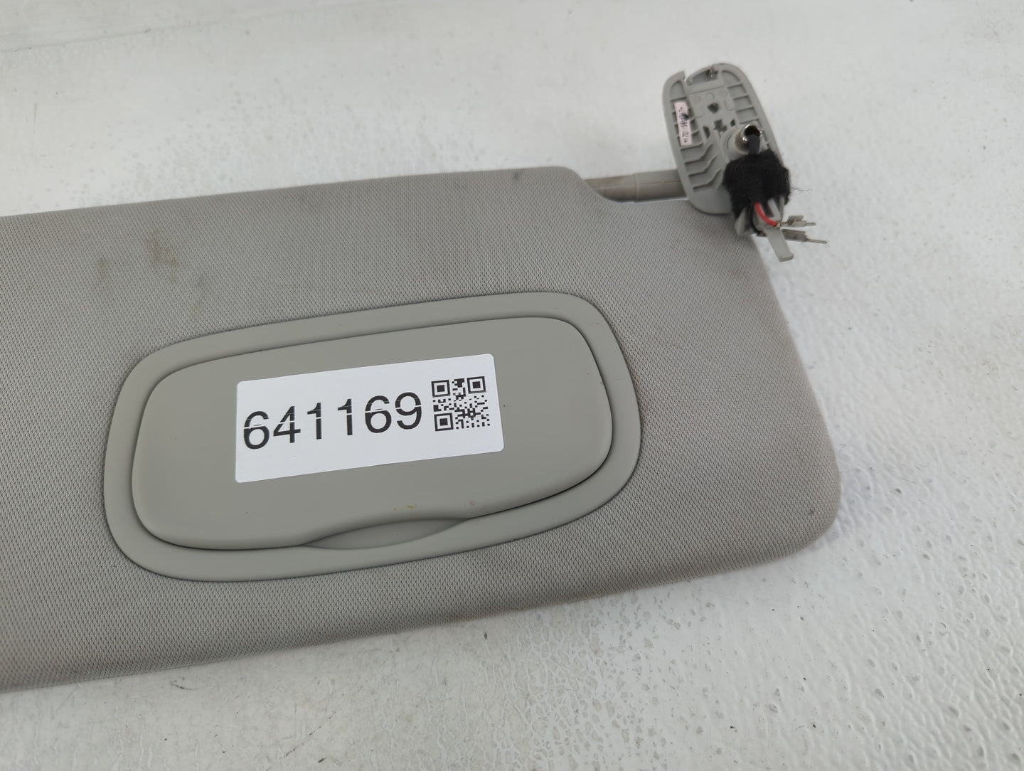 2017 Jeep Compass Sun Visor Shade Replacement Passenger Right Mirror Fits OEM Used Auto Parts - Oemusedautoparts1.com