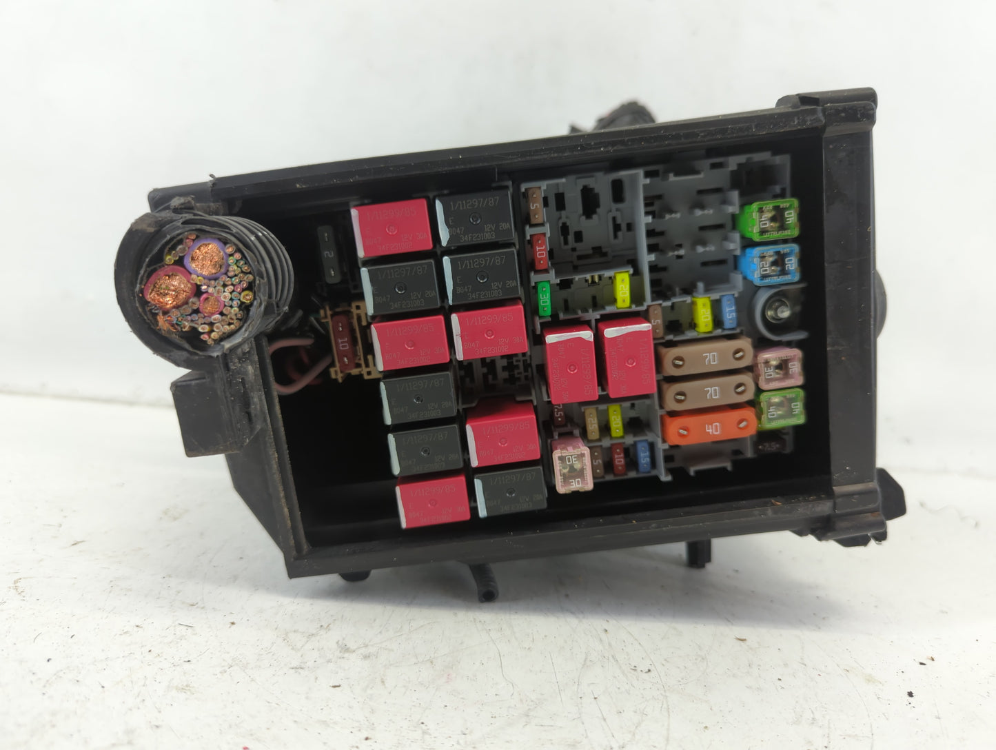 2017 Jeep Compass Fusebox Fuse Box Panel Relay Module P/N:52027004 Fits OEM Used Auto Parts - Oemusedautoparts1.com