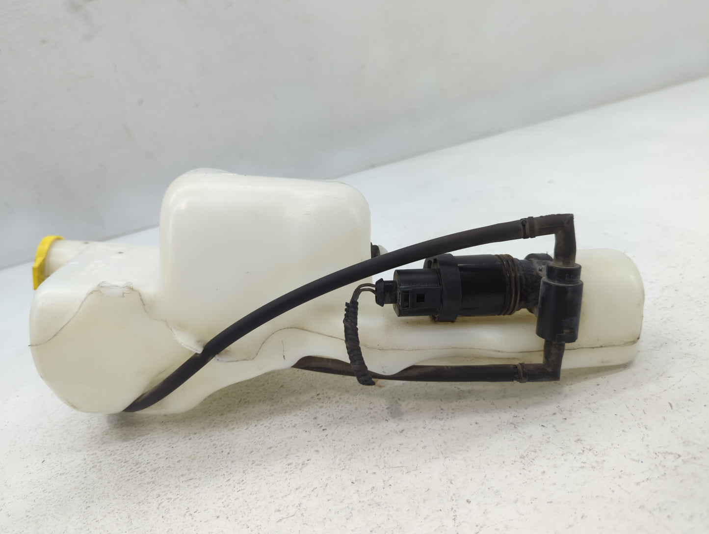 Jeep Compass Windshield Washer Fluid Reservoir Bottle Oem - Oemusedautoparts1.com