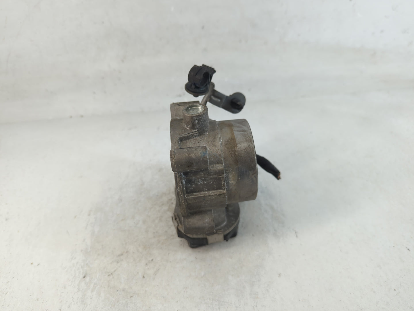 2017-2022 Jeep Compass Throttle Body P/N:04891970AB Fits Fits 2014 2015 2016 2017 2018 2019 2020 2021 2022 OEM Used Auto Par