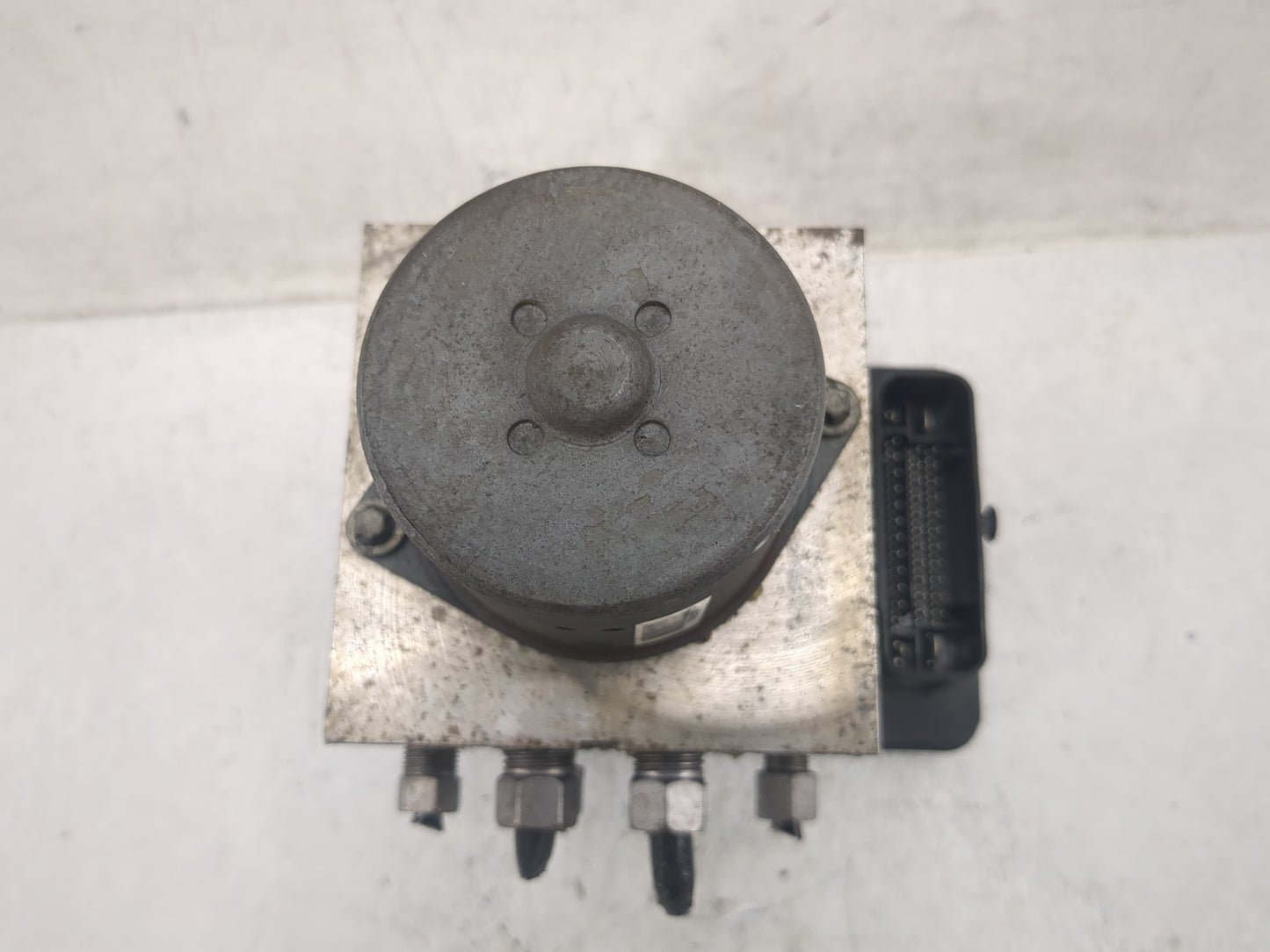 2016-2017 Jeep Grand Cherokee ABS Pump Control Module Replacement P/N:68306177AD Fits Fits 2016 2017 OEM Used Auto Parts - O