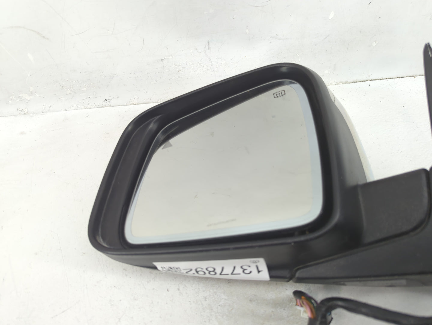 2011-2022 Jeep Grand Cherokee Driver Side View Mirror - Left Door Mirror OEM Used - Oemusedautoparts1.com