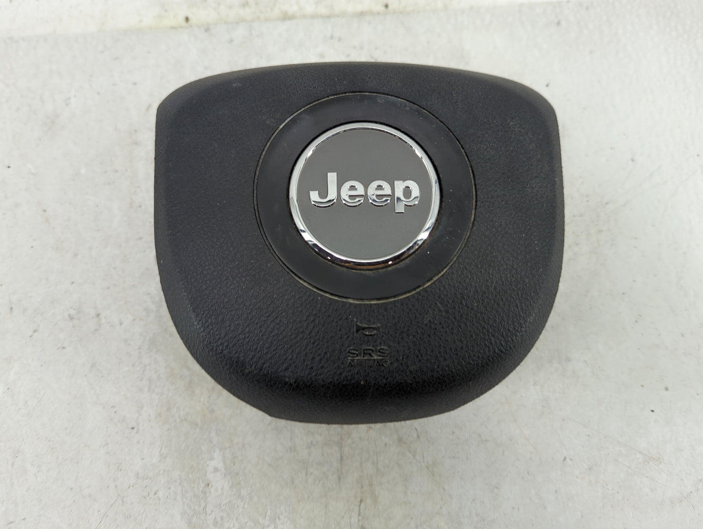 2016-2018 Jeep Grand Cherokee Air Bag Driver Left Steering Wheel Mounted P/N:6GF72DX9AB Fits Fits 2016 2017 2018 OEM Used Au