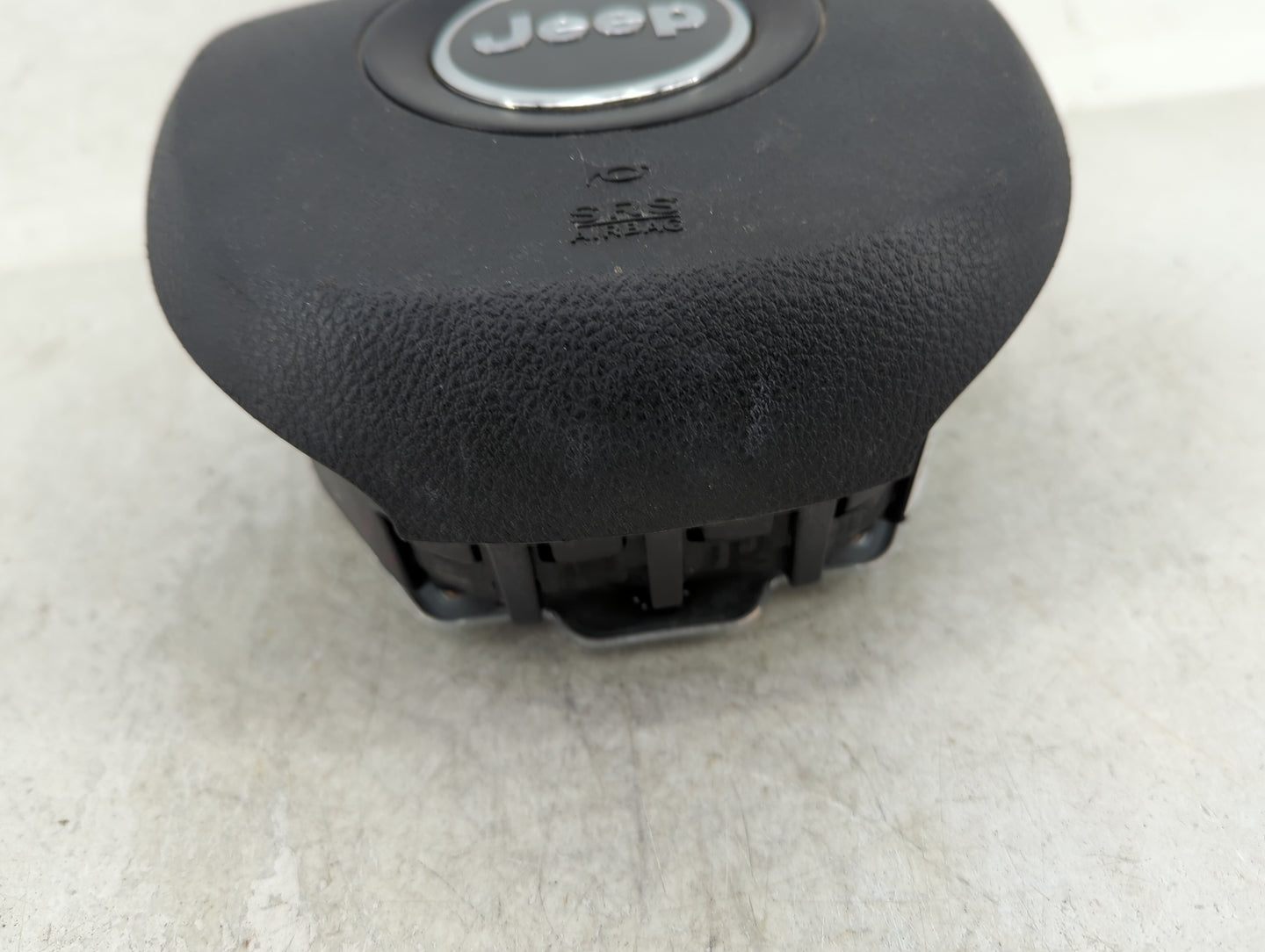2016-2018 Jeep Grand Cherokee Air Bag Driver Left Steering Wheel Mounted P/N:6GF72DX9AB Fits Fits 2016 2017 2018 OEM Used Au