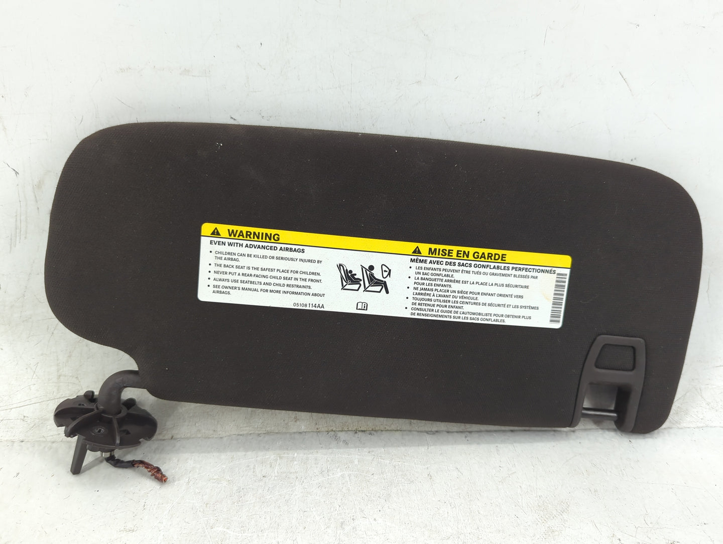 2014-2022 Jeep Grand Cherokee Sun Visor Shade Replacement Driver Left Mirror Fits OEM Used Auto Parts - Oemusedautoparts1.co