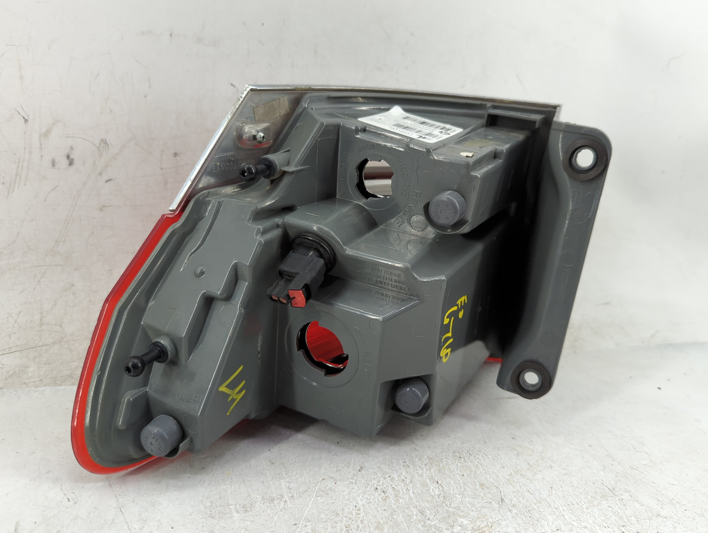 2015-2021 Jeep Grand Cherokee Tail Light Assembly Driver Left OEM P/N:68110017 Fits Fits 2015 2016 2017 2018 2019 2020 2021 