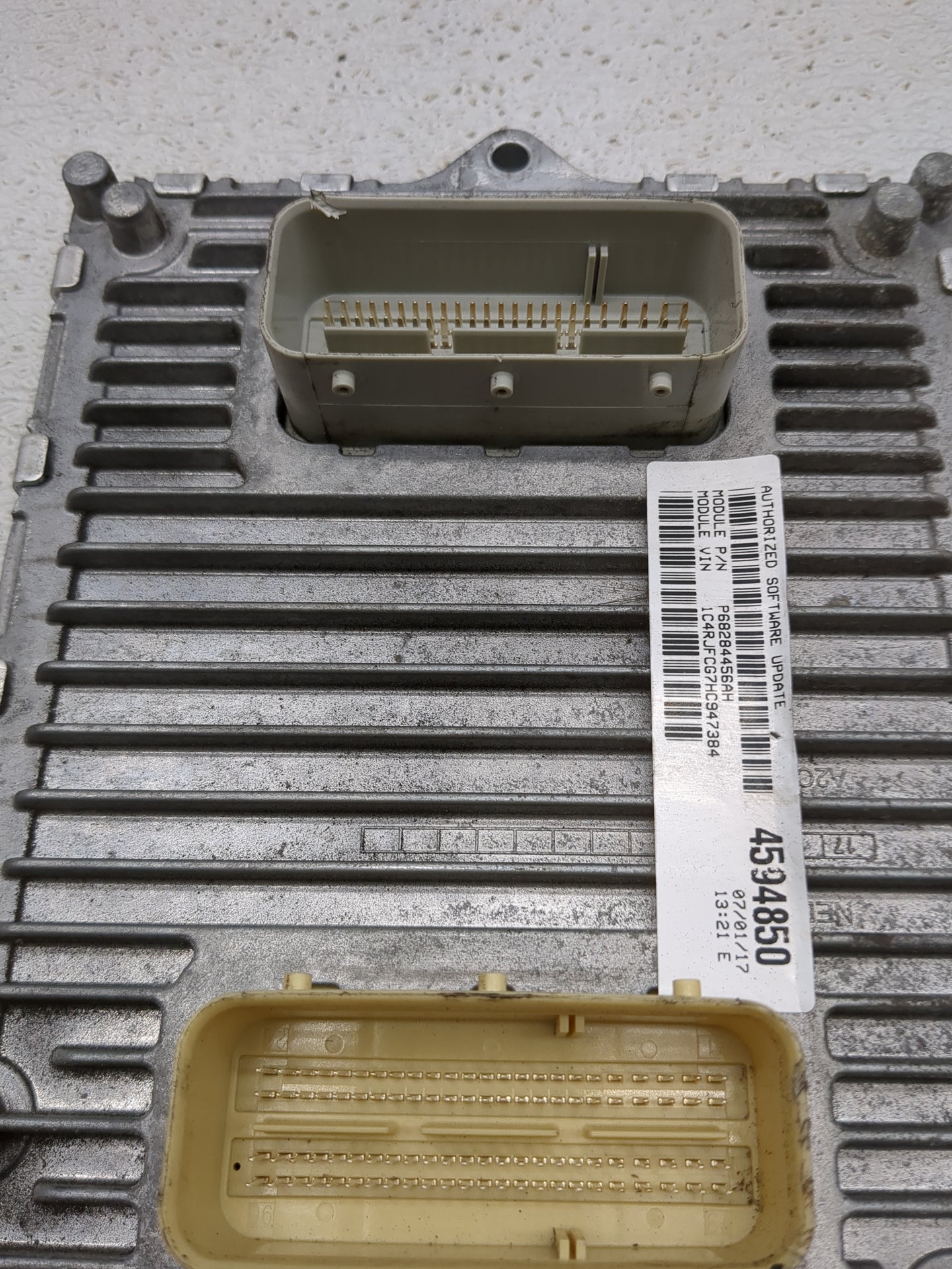 2016-2017 Jeep Grand Cherokee PCM Engine Control Computer ECU ECM PCU OEM P/N:P68243326AB P68284456AH Fits Fits 2016 2017 OE