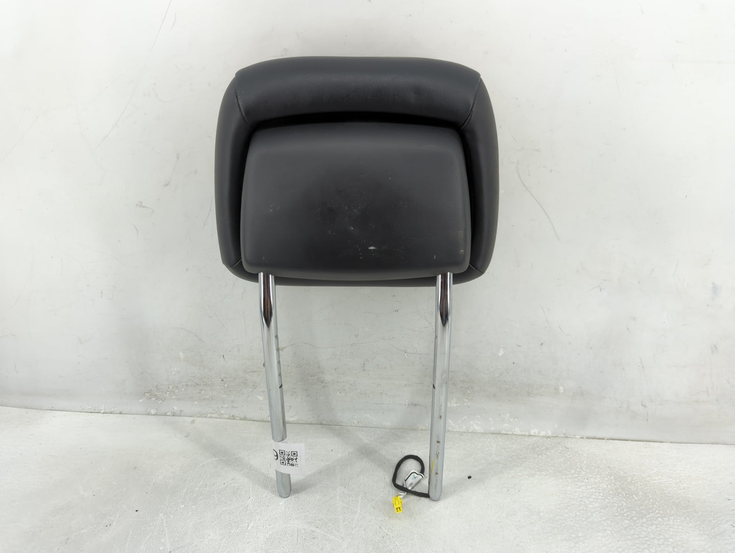 2014-2022 Jeep Grand Cherokee Headrest Head Rest Front Driver Passenger Seat Fits OEM Used Auto Parts - Oemusedautoparts1.co