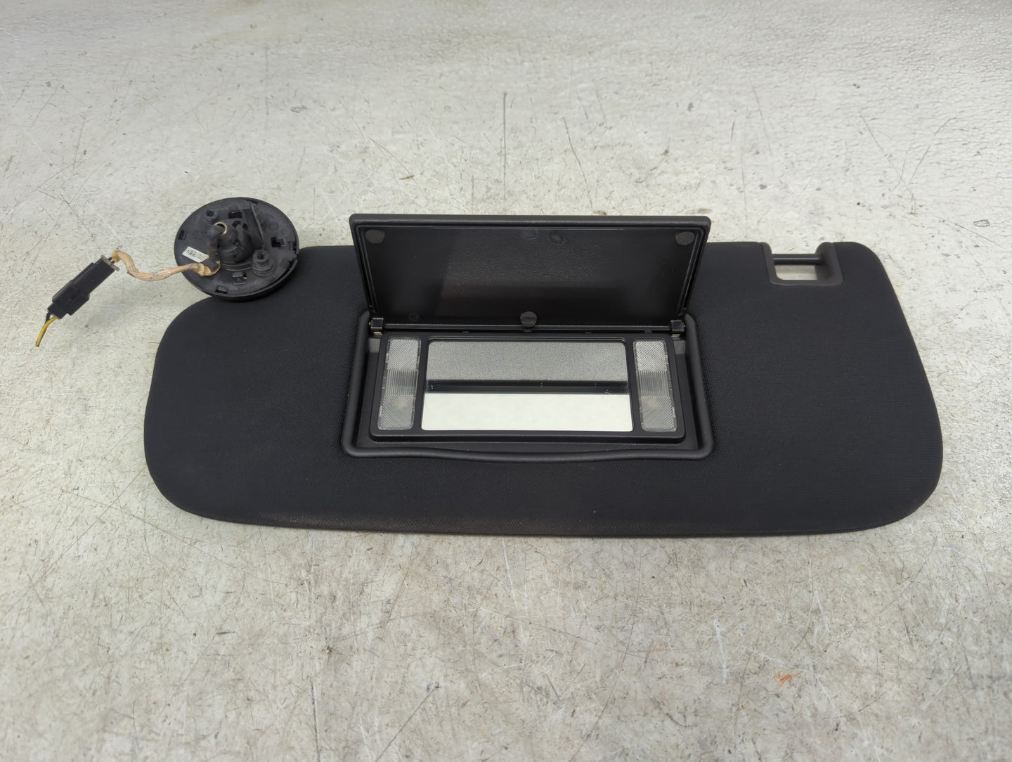 2014-2022 Jeep Grand Cherokee Sun Visor Shade Replacement Driver Left Mirror Fits OEM Used Auto Parts - Oemusedautoparts1.co