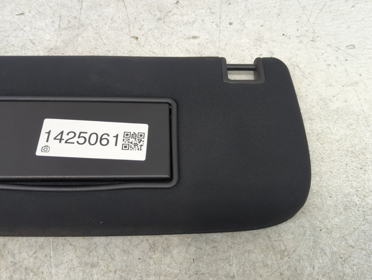 2014-2022 Jeep Grand Cherokee Sun Visor Shade Replacement Driver Left Mirror Fits OEM Used Auto Parts - Oemusedautoparts1.co