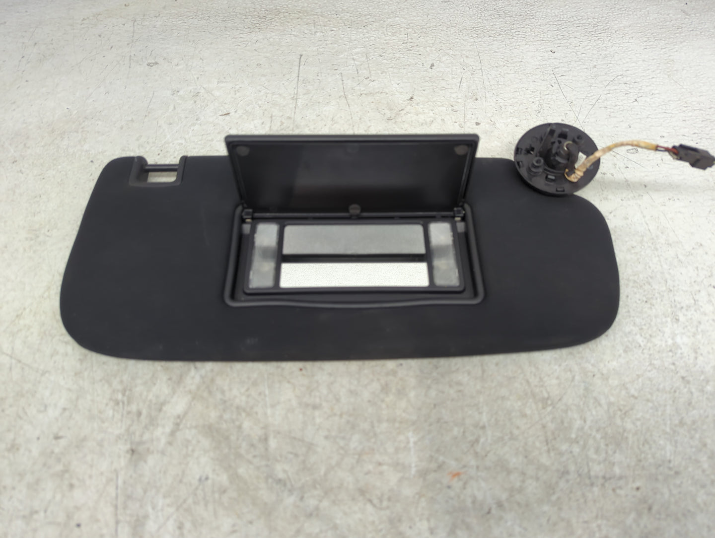 2014-2022 Jeep Grand Cherokee Sun Visor Shade Replacement Passenger Right Mirror Fits OEM Used Auto Parts - Oemusedautoparts