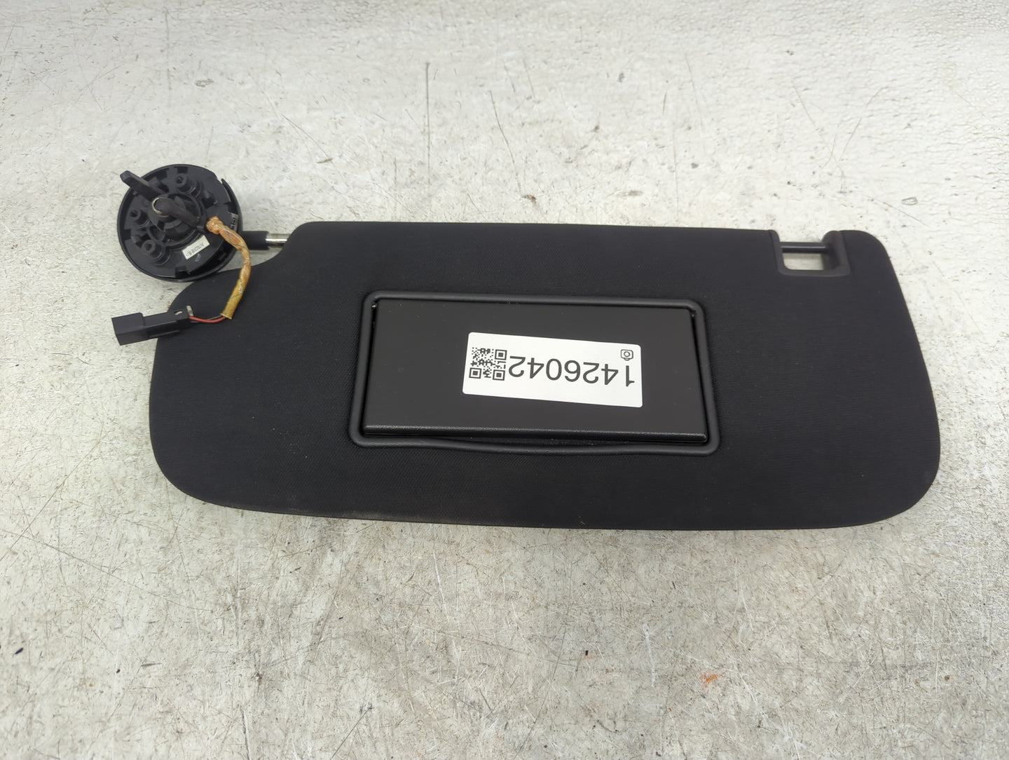 2014-2022 Jeep Grand Cherokee Sun Visor Shade Replacement Driver Left Mirror Fits OEM Used Auto Parts - Oemusedautoparts1.co