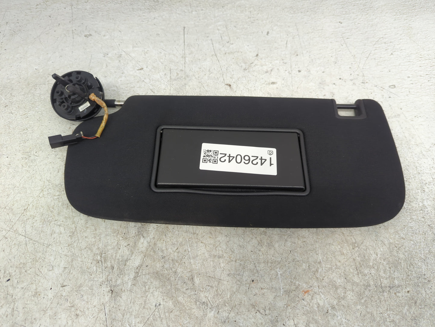 2014-2022 Jeep Grand Cherokee Sun Visor Shade Replacement Driver Left Mirror Fits OEM Used Auto Parts - Oemusedautoparts1.co