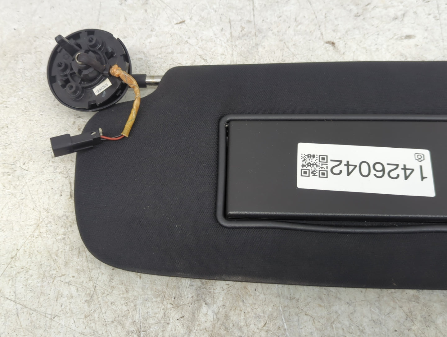 2014-2022 Jeep Grand Cherokee Sun Visor Shade Replacement Driver Left Mirror Fits OEM Used Auto Parts - Oemusedautoparts1.co
