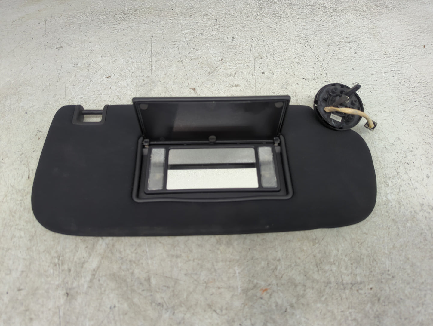 2014-2022 Jeep Grand Cherokee Sun Visor Shade Replacement Passenger Right Mirror Fits OEM Used Auto Parts - Oemusedautoparts