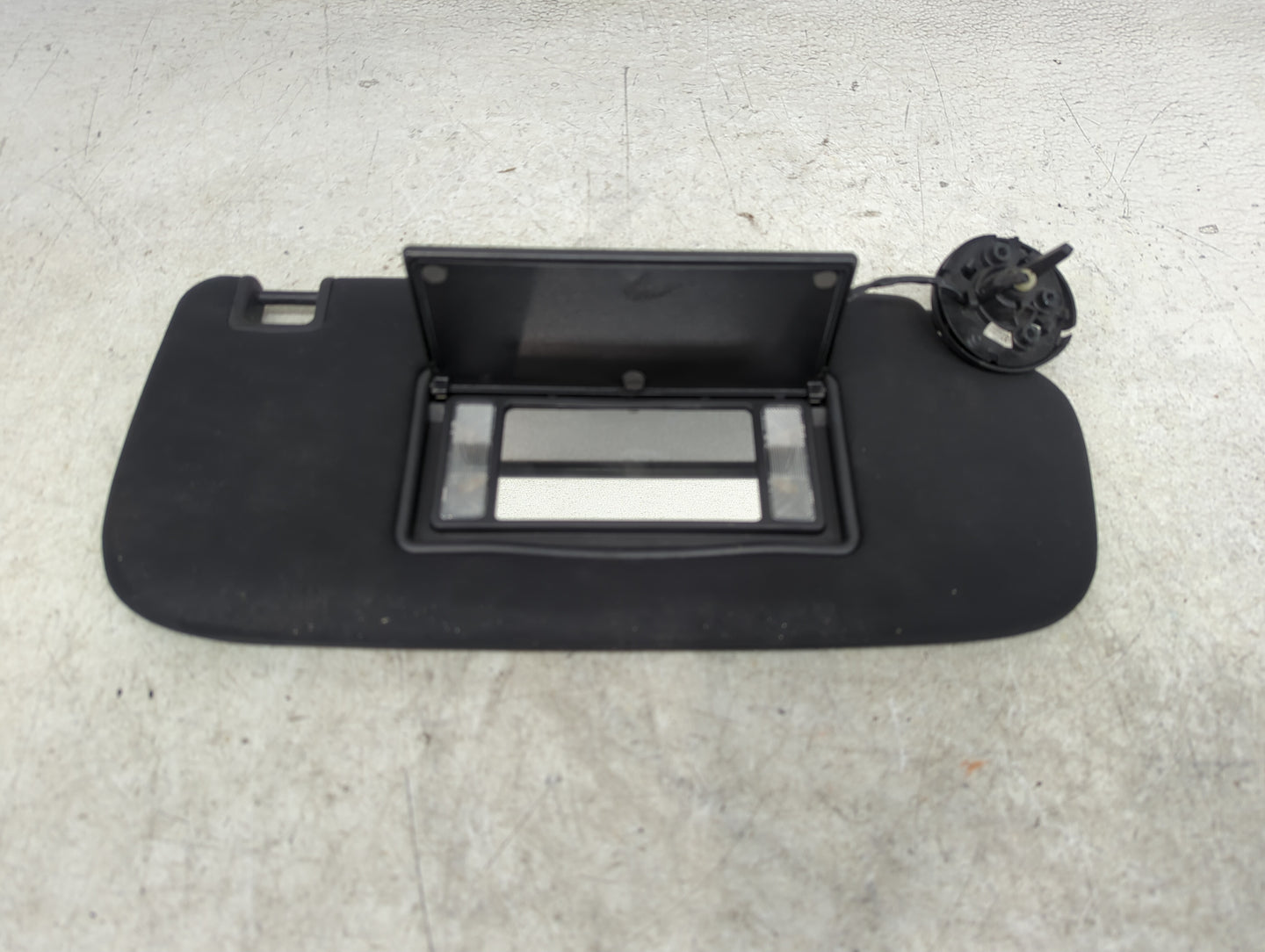 2014-2022 Jeep Grand Cherokee Sun Visor Shade Replacement Passenger Right Mirror Fits OEM Used Auto Parts - Oemusedautoparts
