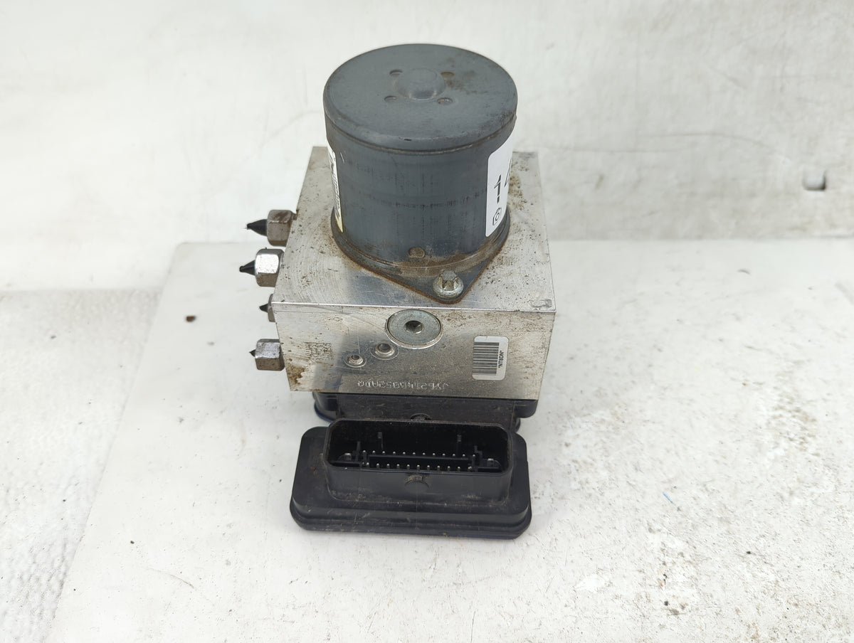 2016-2017 Jeep Grand Cherokee Anti-Lock Brake ABS Pump Module Actuator OEM P/N:68306177AD Fits Fits 2016 2017 OEM Used Auto 