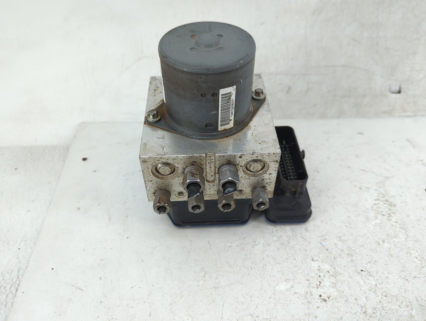 2016-2017 Jeep Grand Cherokee ABS Pump Control Module Replacement P/N:68306177AD Fits Fits 2016 2017 OEM Used Auto Parts - O
