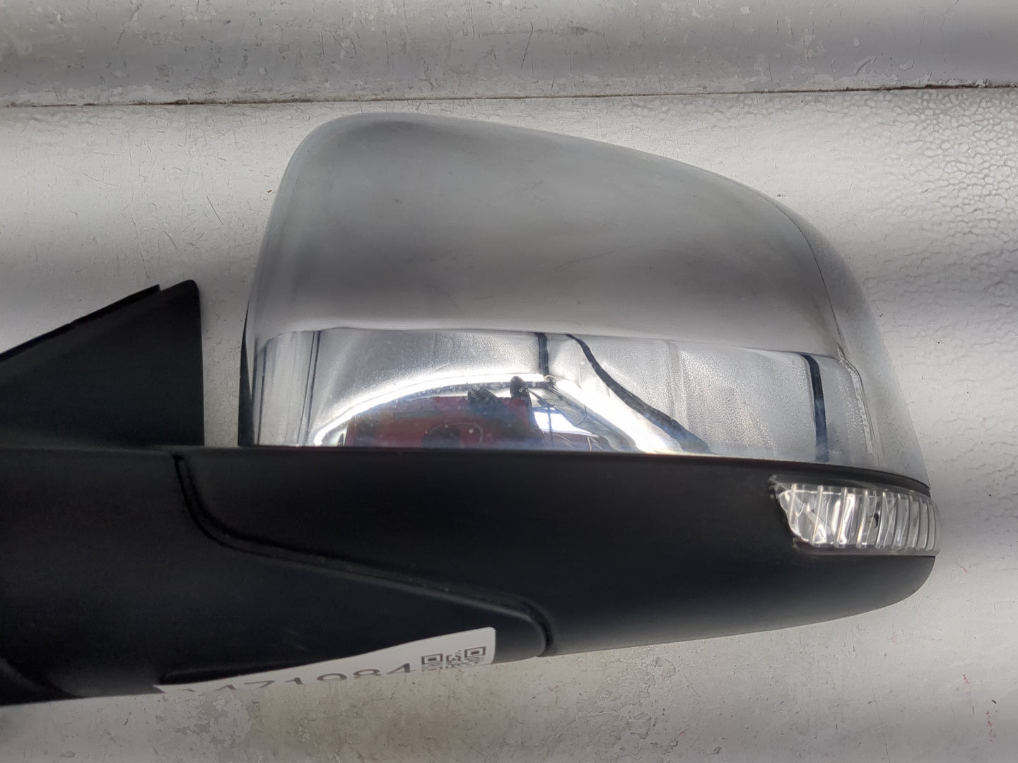 2011-2018 Jeep Grand Cherokee Driver Side View Mirror - Left Door Mirror OEM Used - Oemusedautoparts1.com