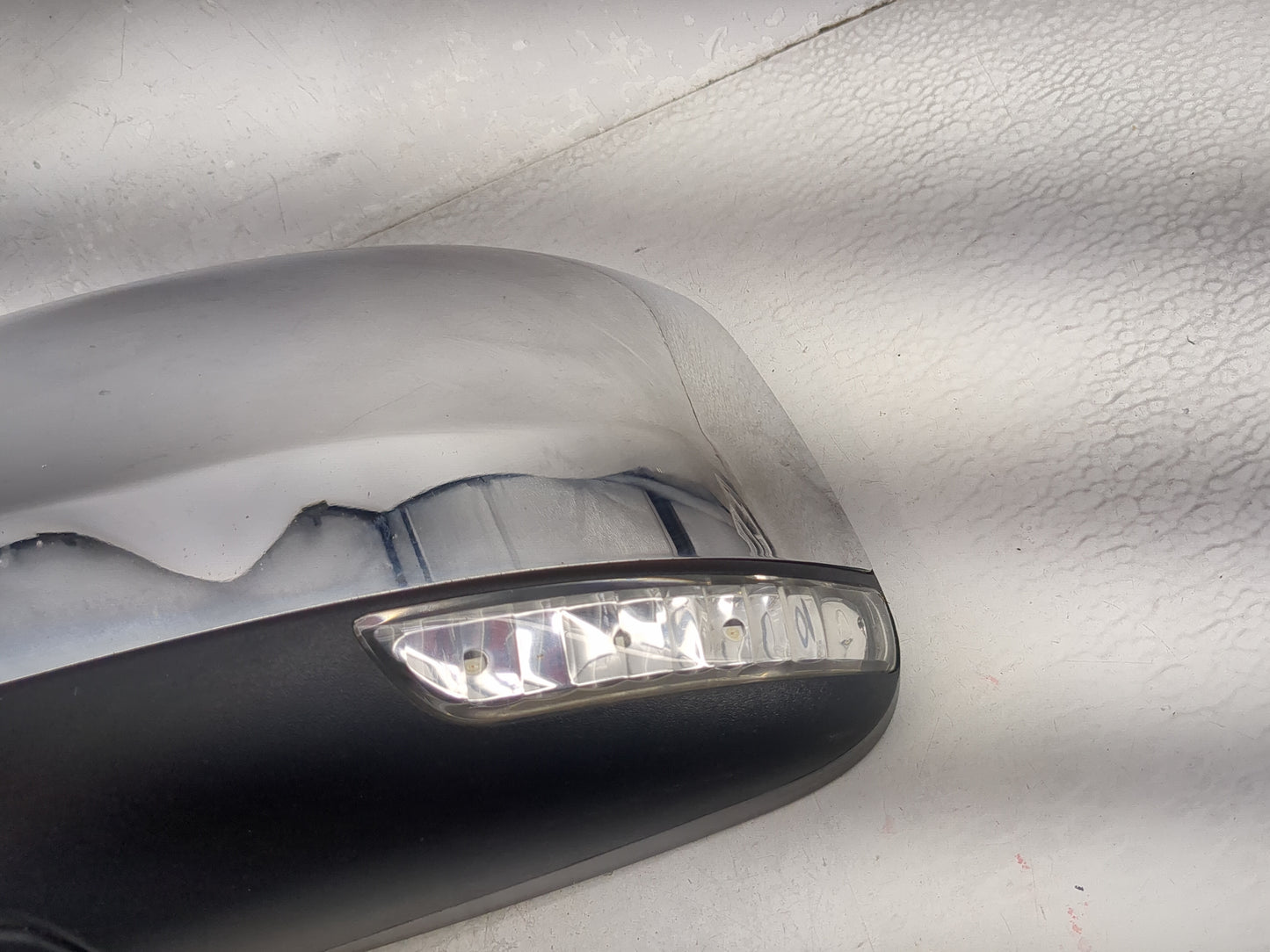 2011-2018 Jeep Grand Cherokee Driver Side View Mirror - Left Door Mirror OEM Used - Oemusedautoparts1.com