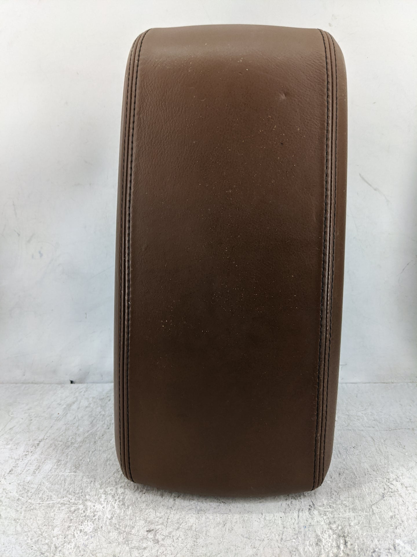 2014-2017 Jeep Grand Cherokee Center Console Armrest Cover Lid P/N:X85006802CT Fits Fits 2014 2015 2016 2017 OEM Used Auto P