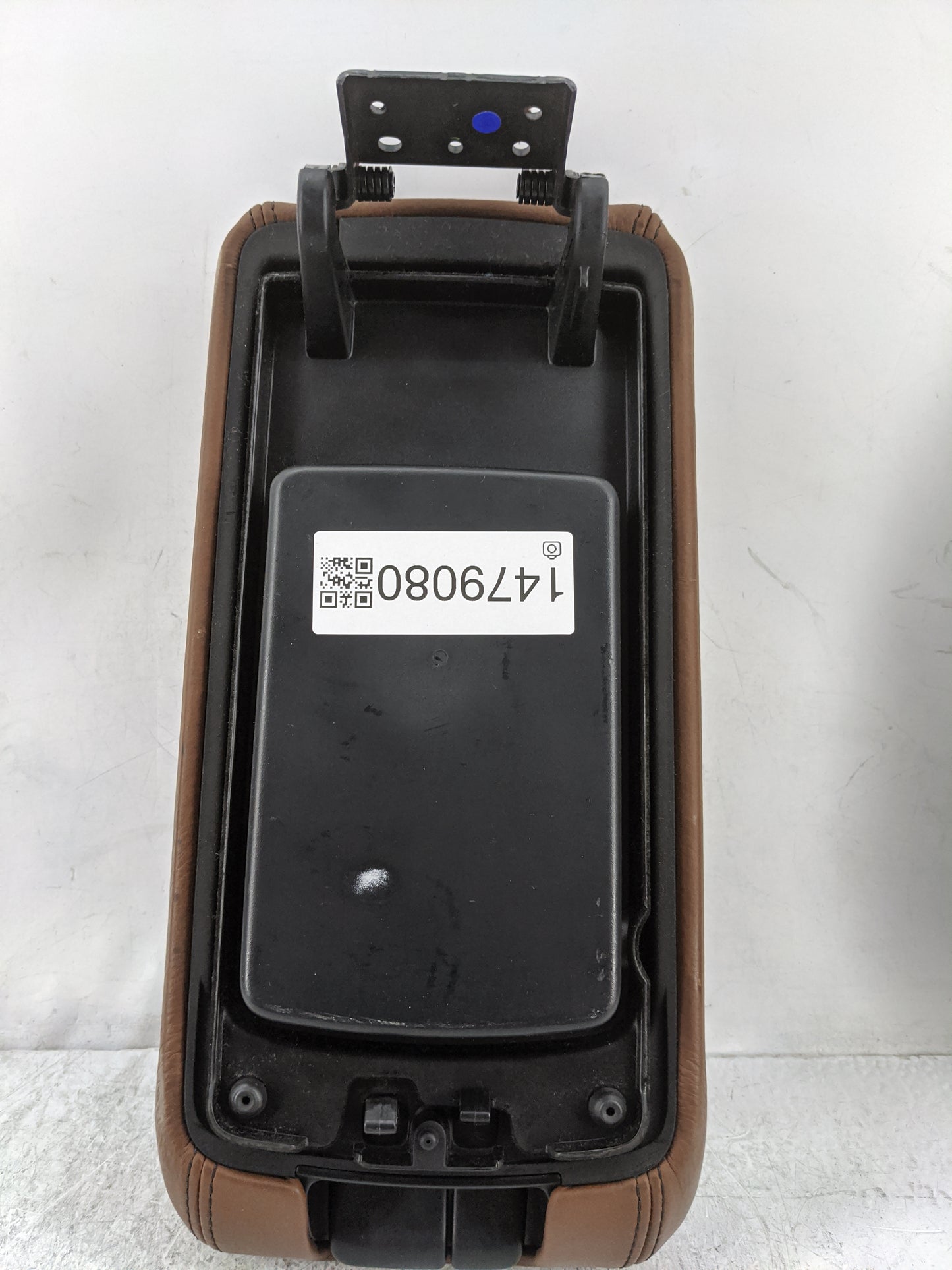 2014-2017 Jeep Grand Cherokee Center Console Armrest Cover Lid P/N:X85006802CT Fits Fits 2014 2015 2016 2017 OEM Used Auto P