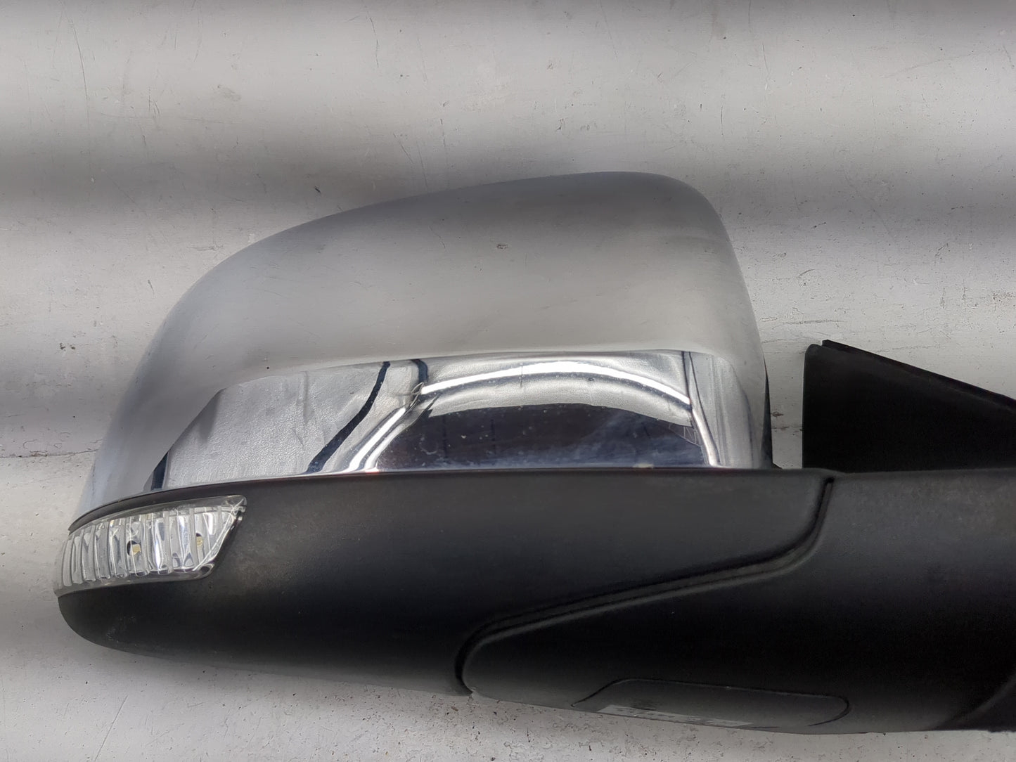 2016-2018 Jeep Grand Cherokee Passenger Side View Mirror - Right Door Mirror OEM Used - Oemusedautoparts1.com