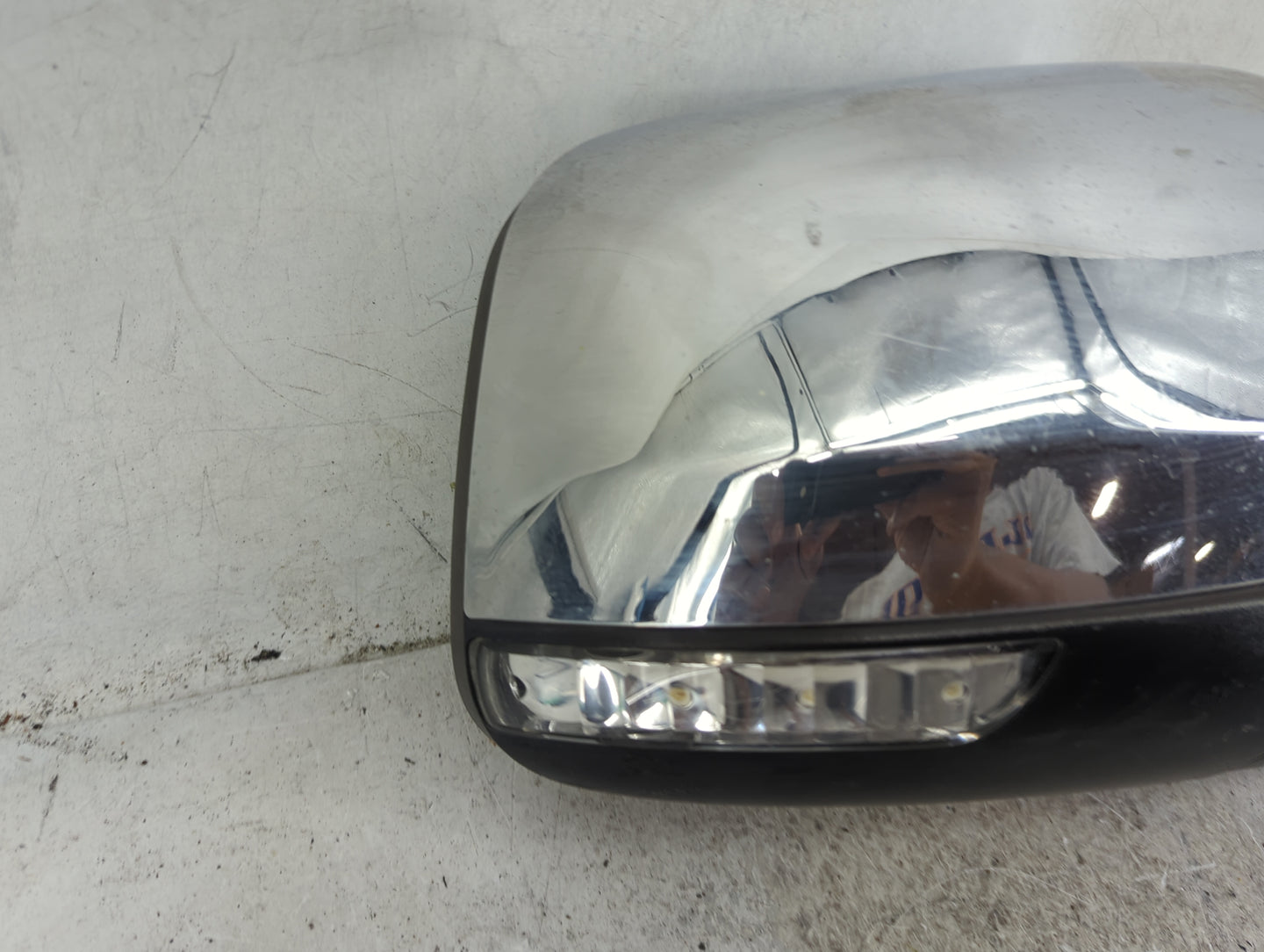 2011-2018 Jeep Grand Cherokee Passenger Side View Mirror - Right Door Mirror OEM Used - Oemusedautoparts1.com