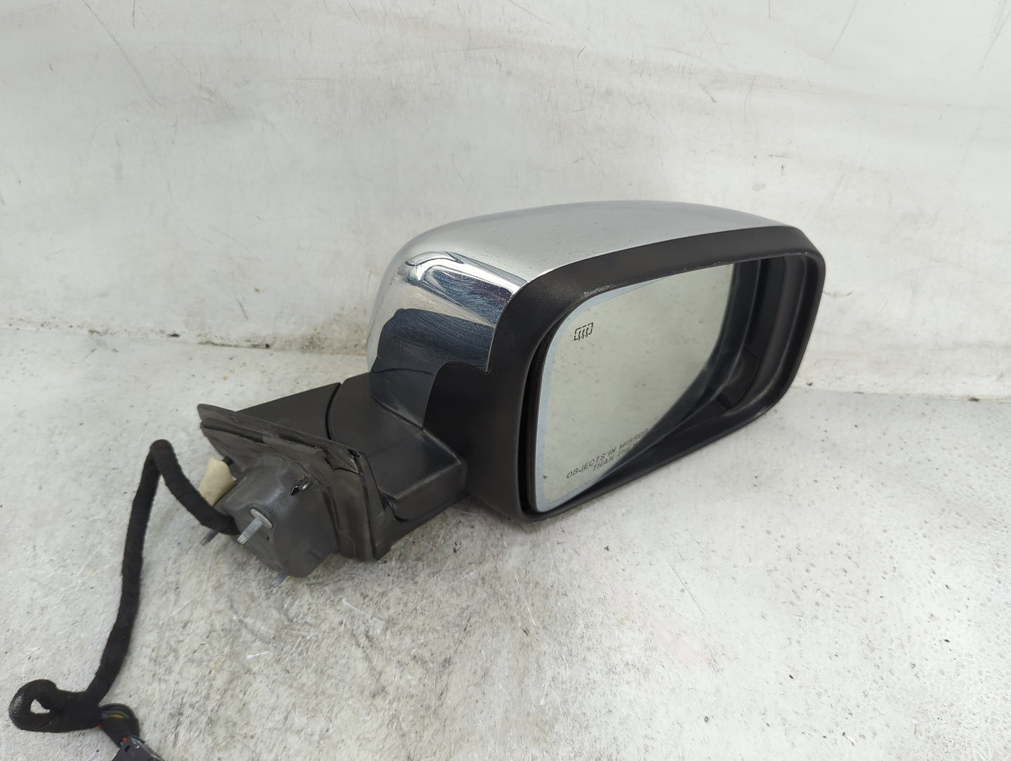 2011-2018 Jeep Grand Cherokee Passenger Side View Mirror - Right Door Mirror OEM Used - Oemusedautoparts1.com