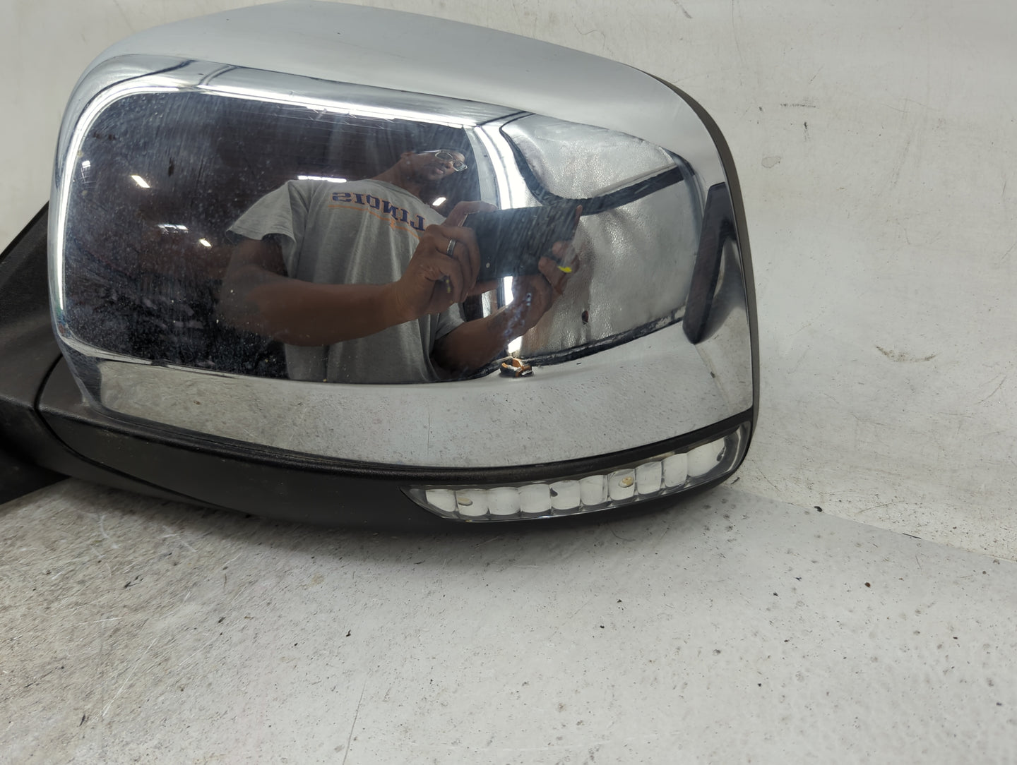 2011-2018 Jeep Grand Cherokee Driver Side View Mirror - Left Door Mirror OEM Used - Oemusedautoparts1.com