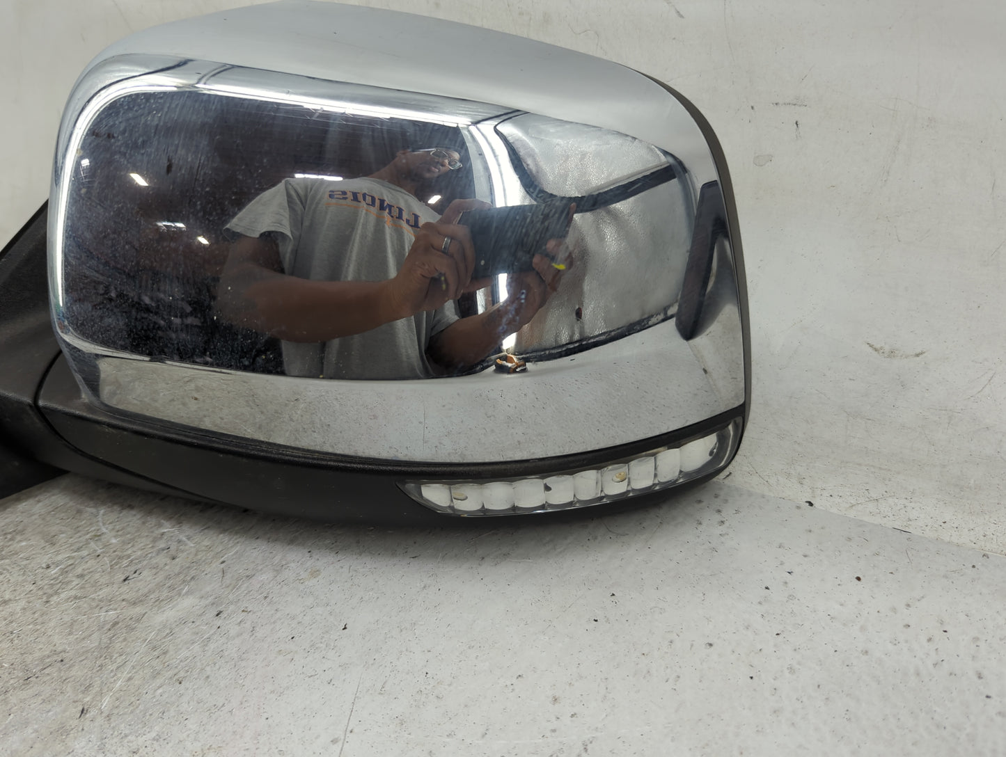 2011-2018 Jeep Grand Cherokee Driver Side View Mirror - Left Door Mirror OEM Used - Oemusedautoparts1.com