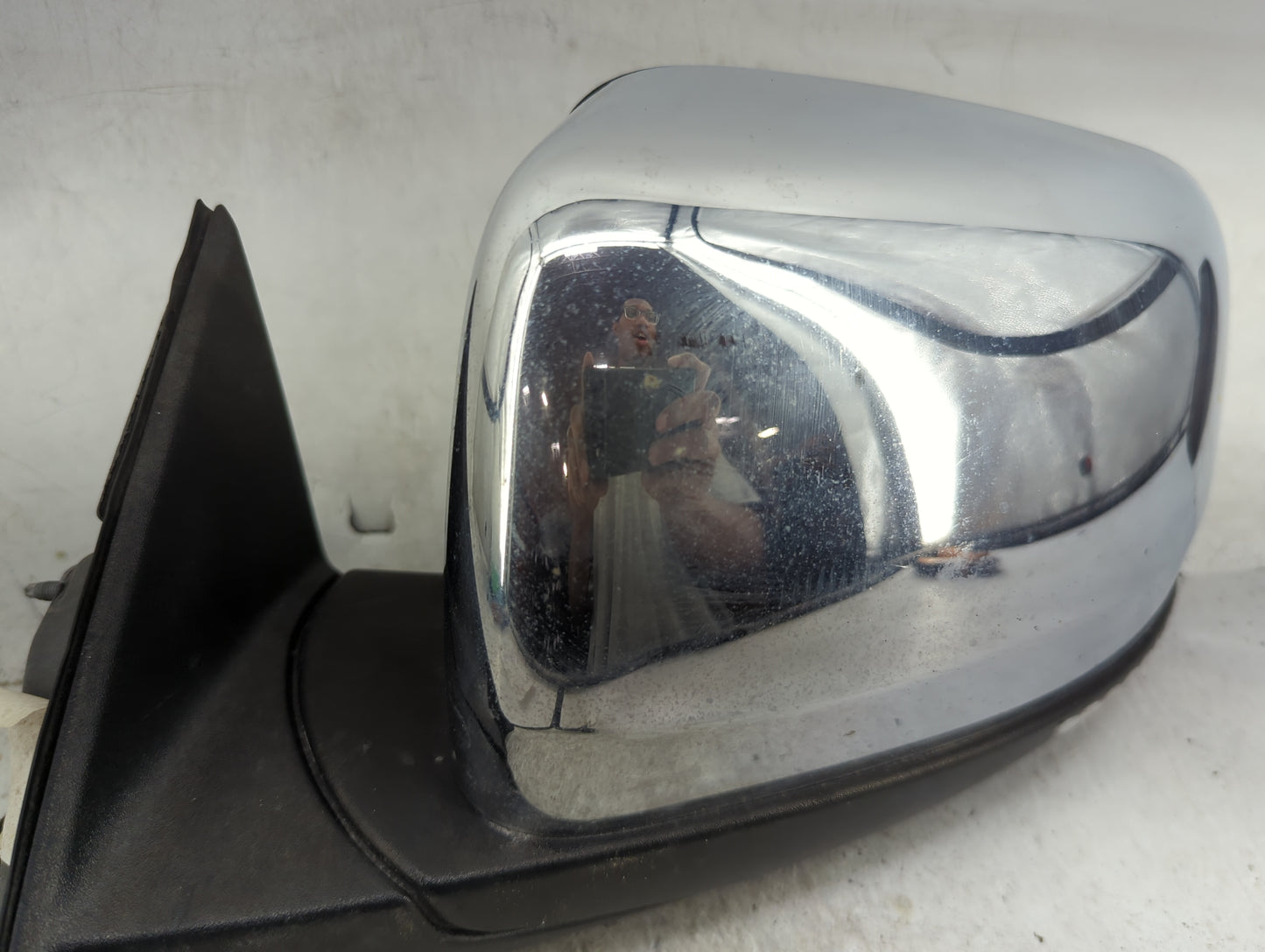 2011-2018 Jeep Grand Cherokee Driver Side View Mirror - Left Door Mirror OEM Used - Oemusedautoparts1.com