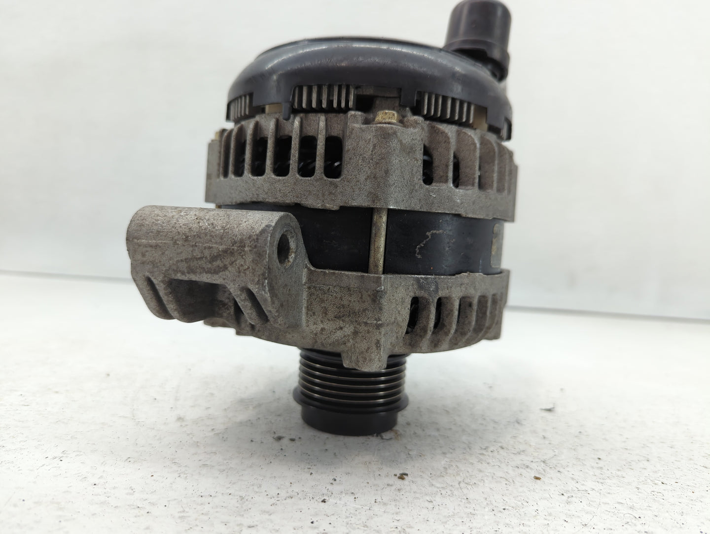2017 Jeep Grand Cherokee Alternator Replacement Generator Charging Assembly Engine OEM P/N:K1159830 554351 Fits OEM Used Aut
