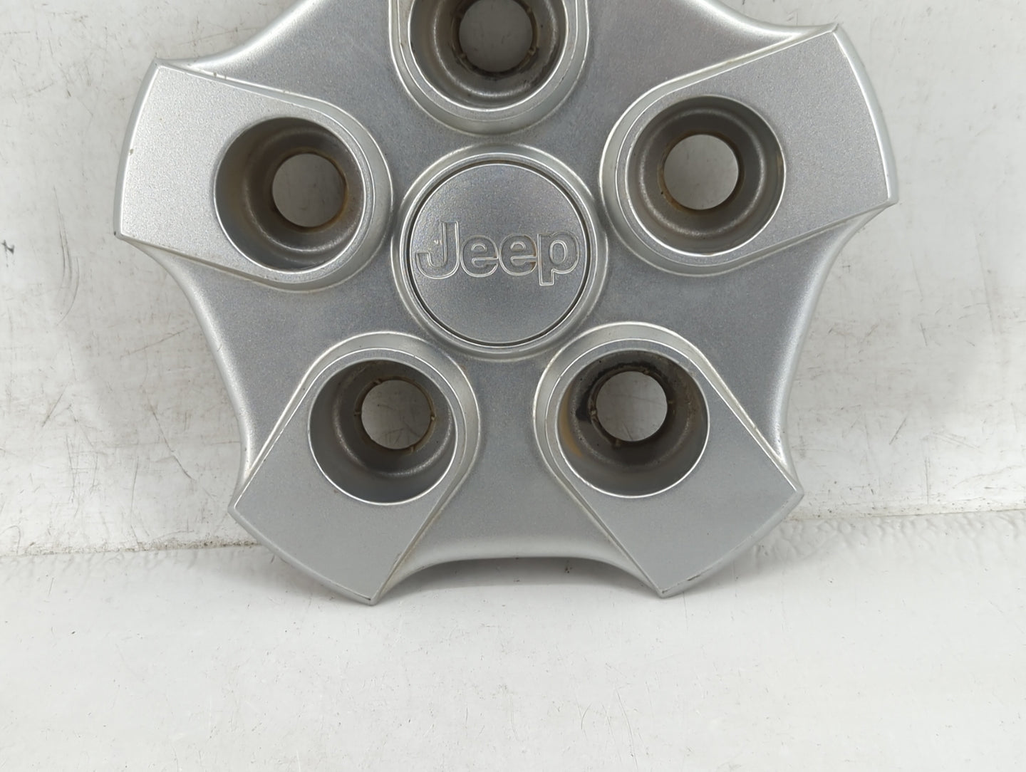 2017 Jeep Patriot Rim Wheel Center Cap Silver 447852 - Oemusedautoparts1.com