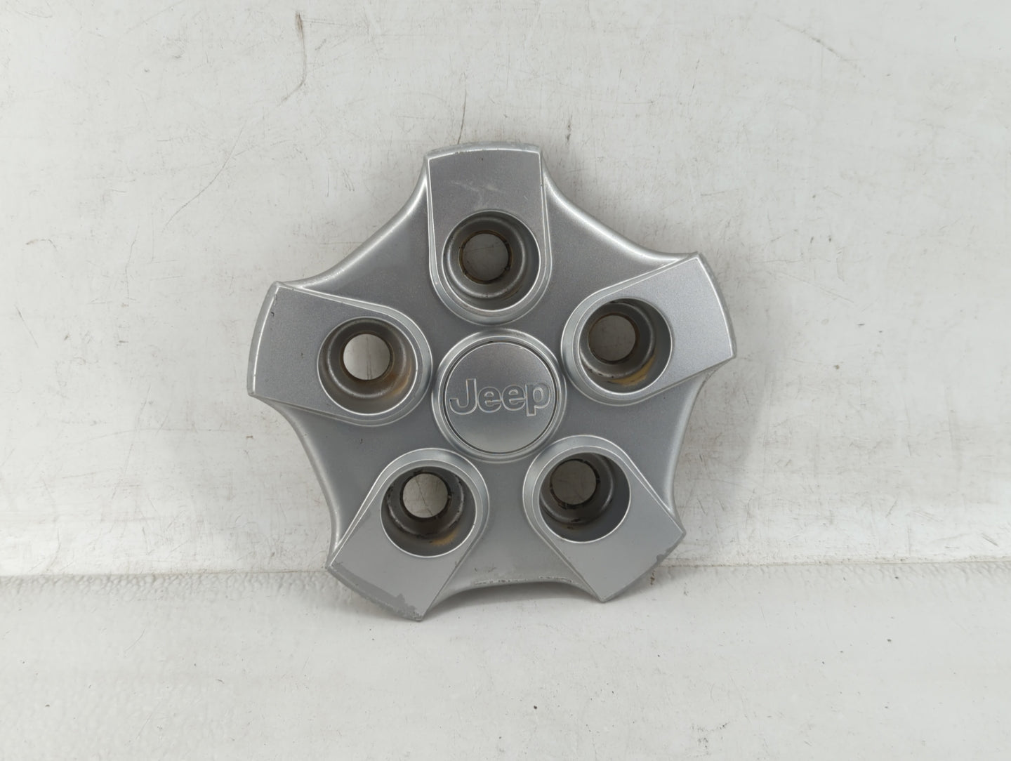 2017 Jeep Patriot Rim Wheel Center Cap Silver 447924 - Oemusedautoparts1.com