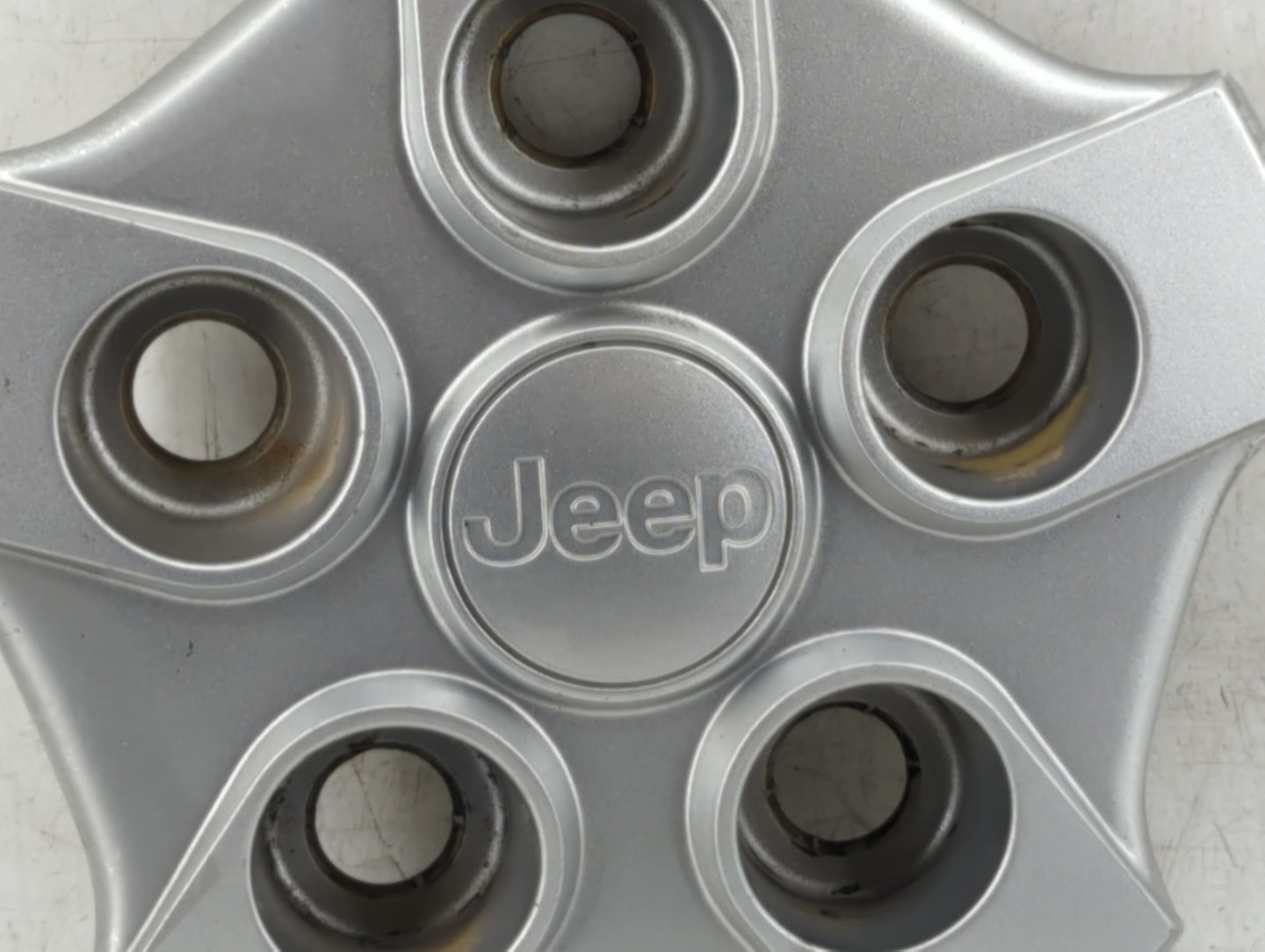 2017 Jeep Patriot Rim Wheel Center Cap Silver 447924 - Oemusedautoparts1.com