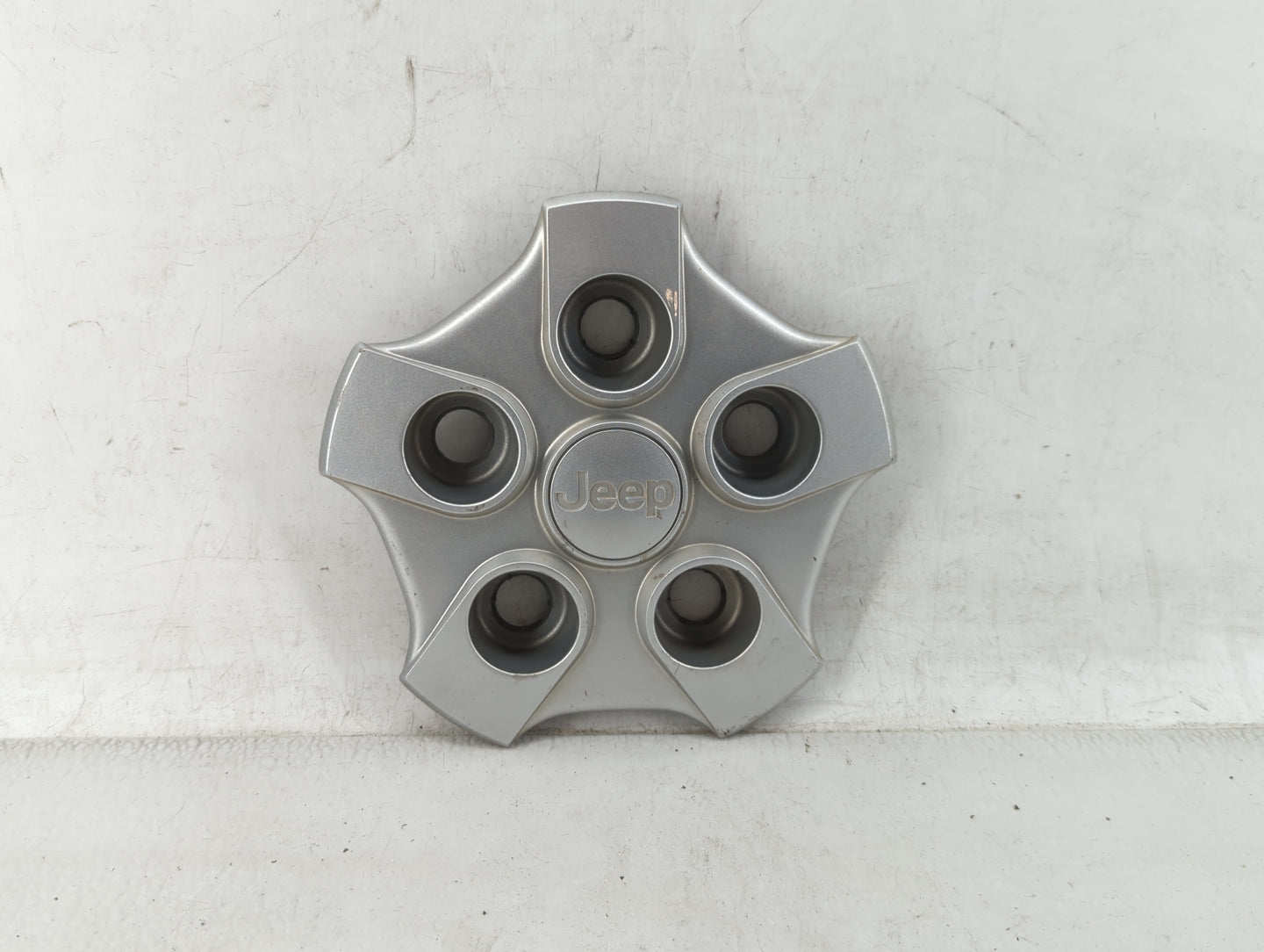 2017 Jeep Patriot Rim Wheel Center Cap Silver - Oemusedautoparts1.com