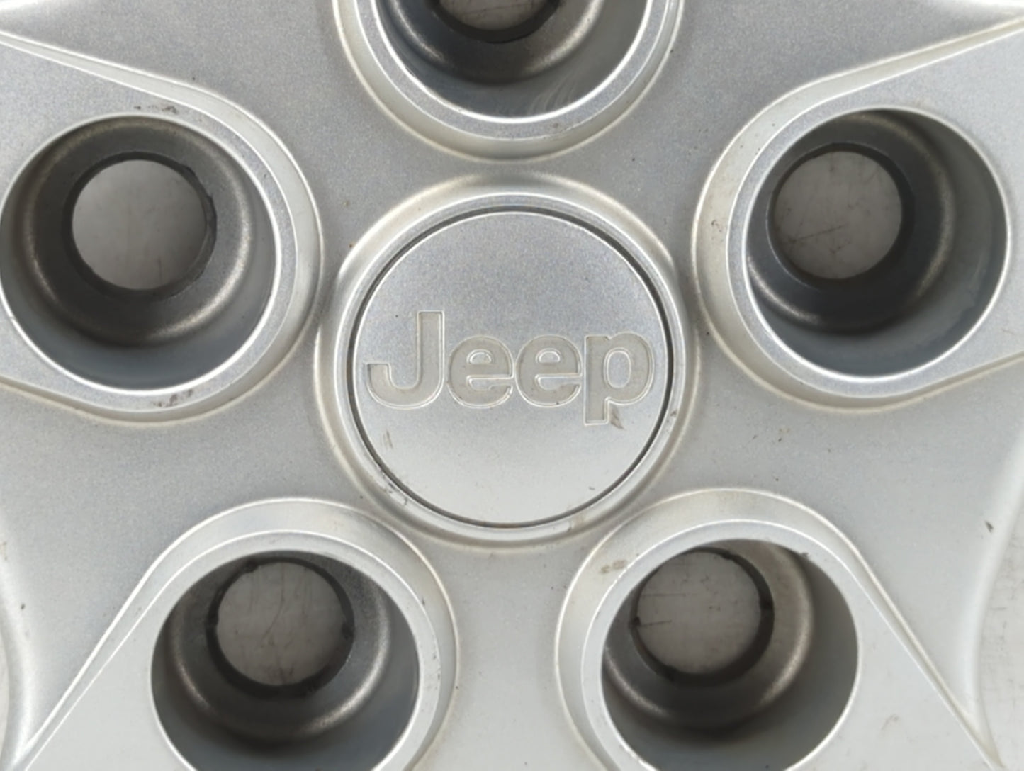 2017 Jeep Patriot Rim Wheel Center Cap Silver - Oemusedautoparts1.com